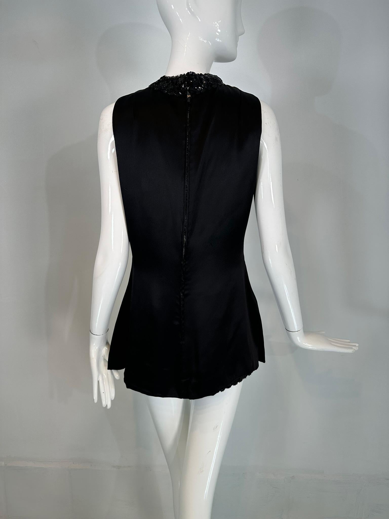 1970s Hot Pants Set Black Satin & Black Sequins Key Hole Tunic Top & Shorts For Sale 3