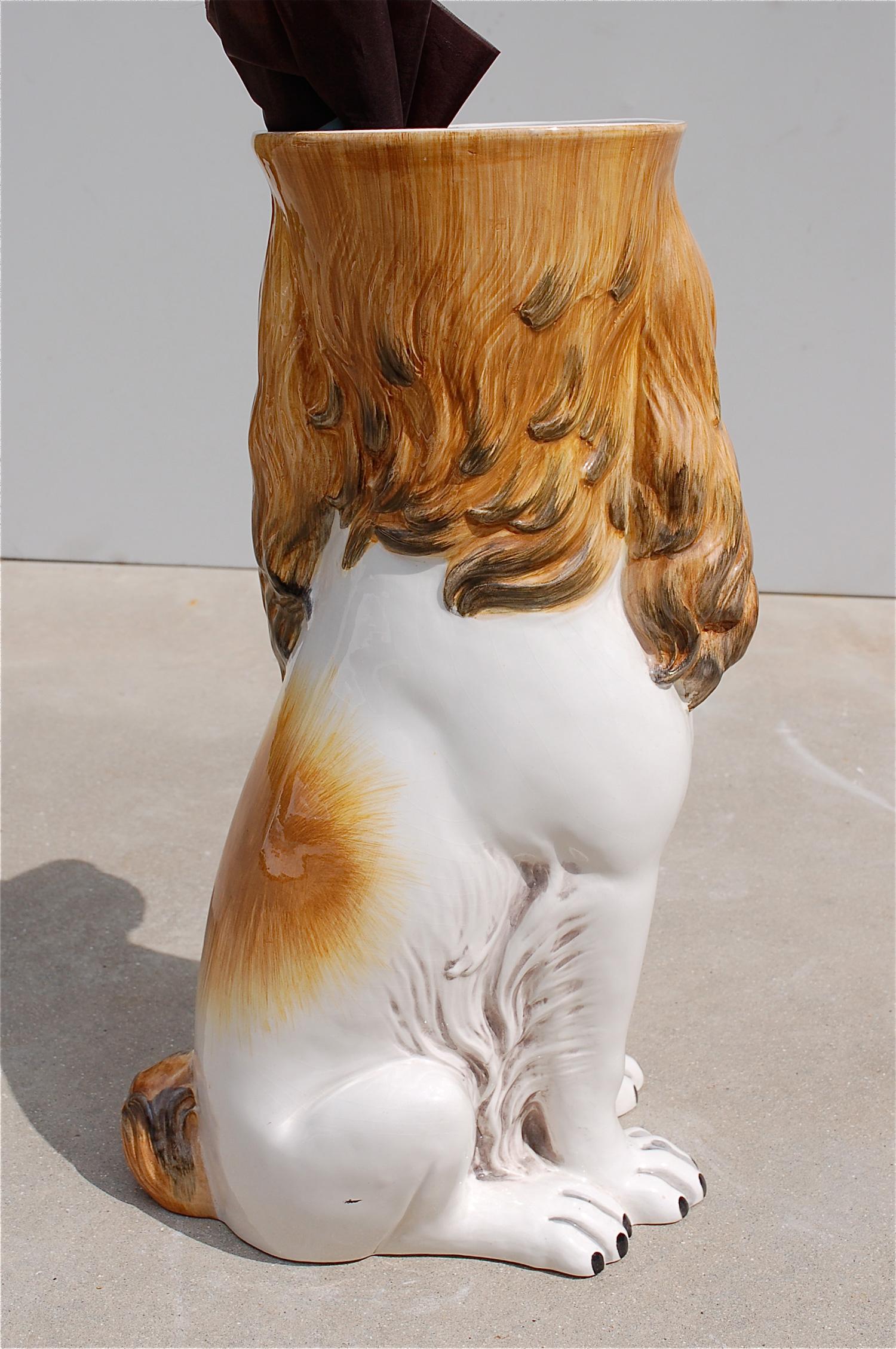 1970s Hound Dog Italian Porcelain Umbrella Stand In Good Condition For Sale In Noorderwijk, BE