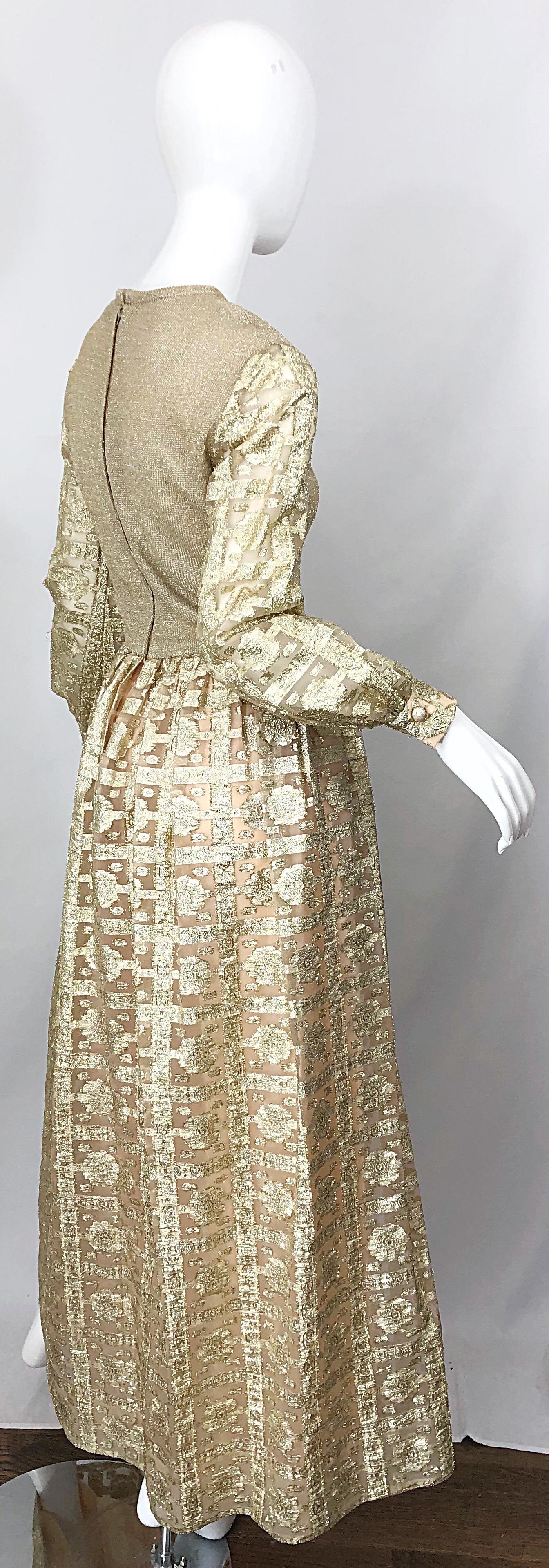 1970s Huey WALTZER for Mannequin Gold Metallic Knit + Silk Vintage Maxi Dress Marrón en venta