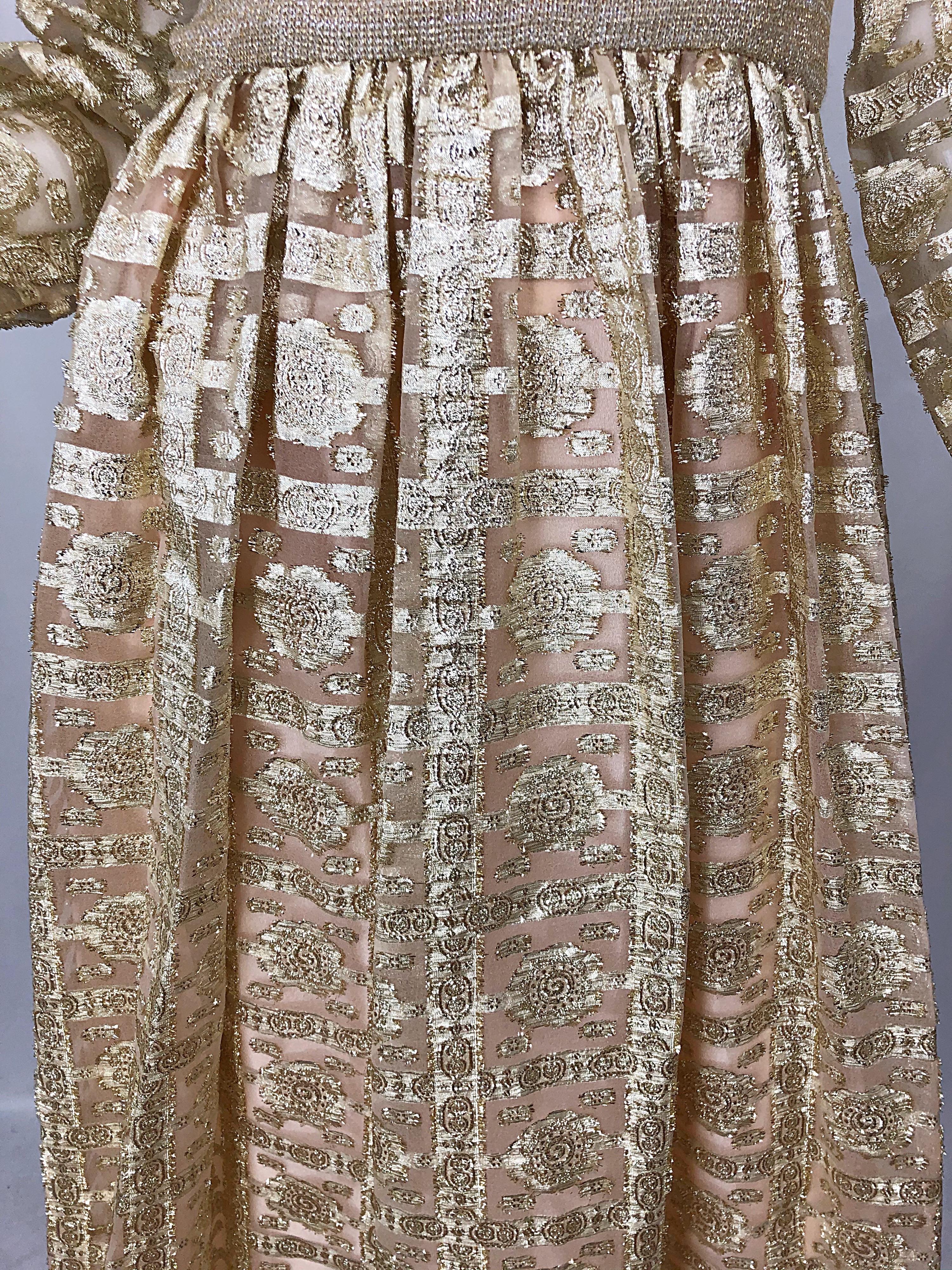 1970s Huey WALTZER for Mannequin Gold Metallic Knit + Silk Vintage Maxi Dress en venta 3