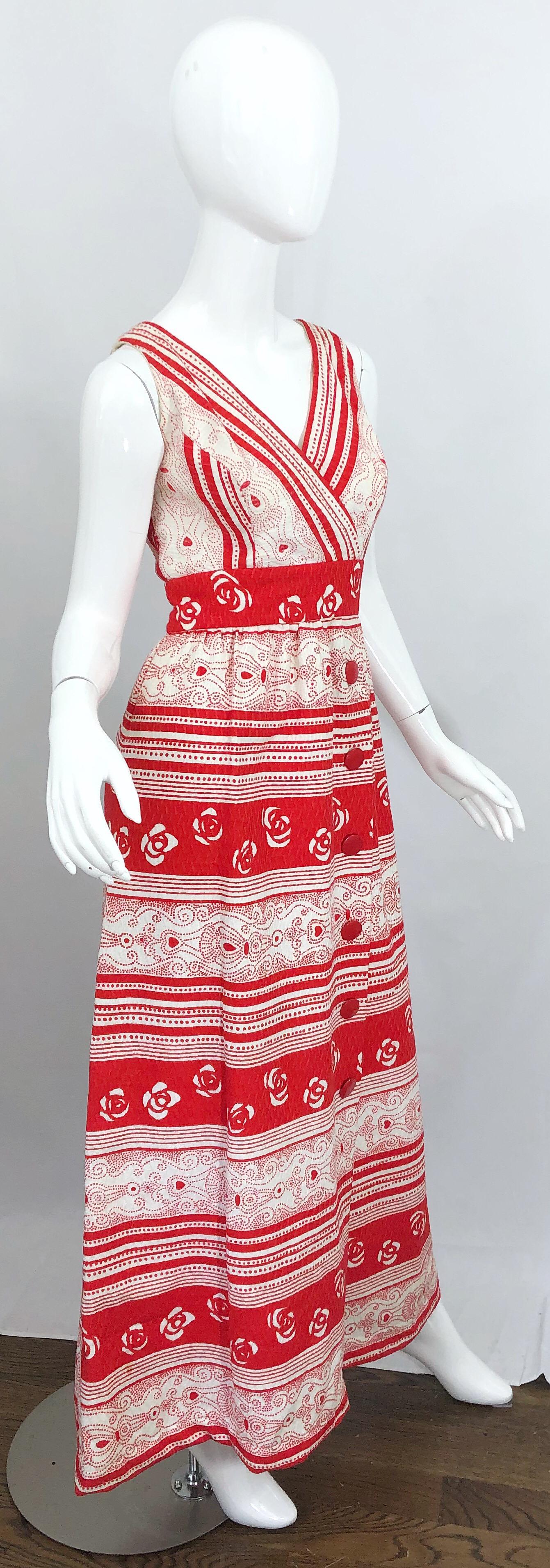 1970s Huey Waltzer for Mannequin Heart and Flower Print Pique Cotton Maxi Dress For Sale 3