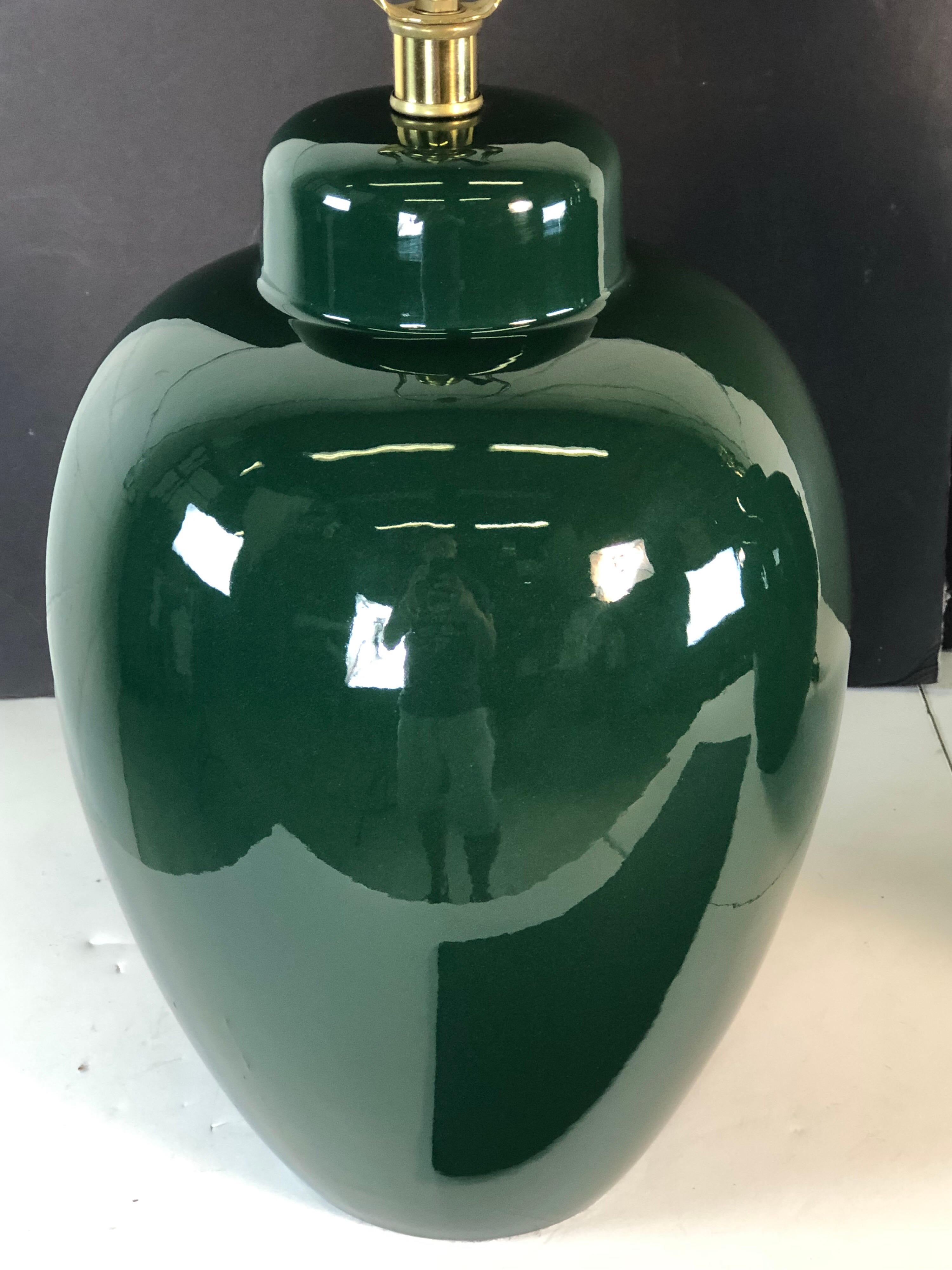 1970s Hunter Green Ceramic Barrel Table Lamps, Pair In Good Condition In Amherst, NH