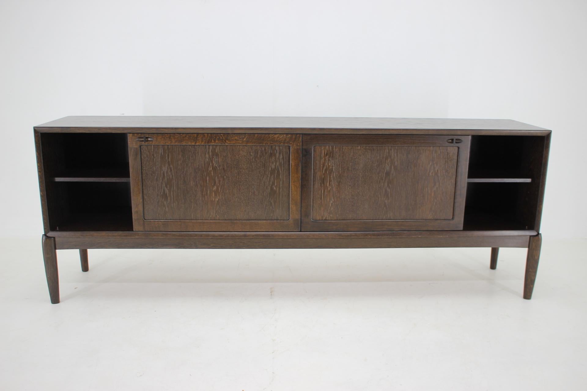 1970s H.W.Klein Stained Oak Sideboard for Bramin, Denmark  In Good Condition For Sale In Praha, CZ