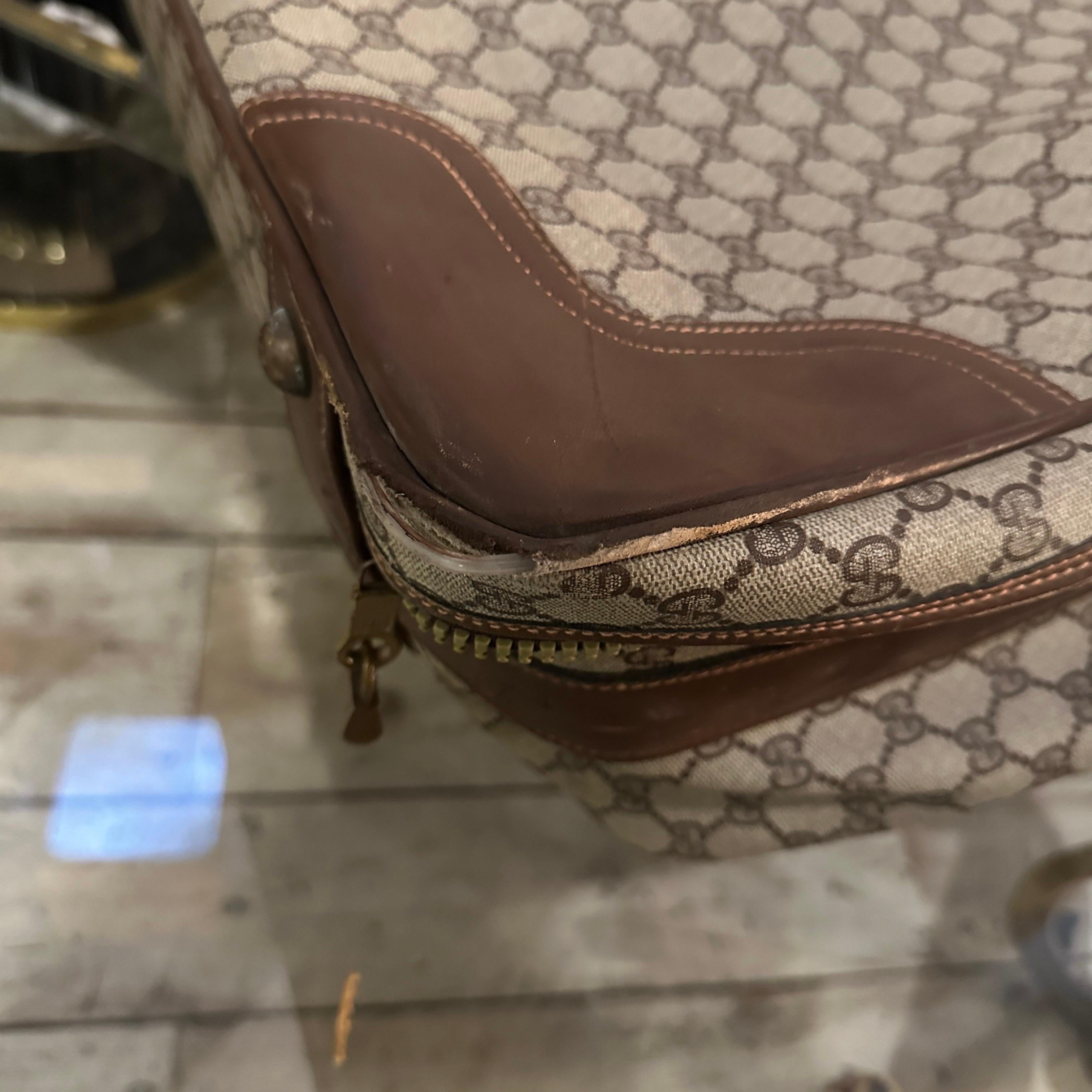 1970s Iconic Beige and Brown Canvas Suitcase by Gucci For Sale 8