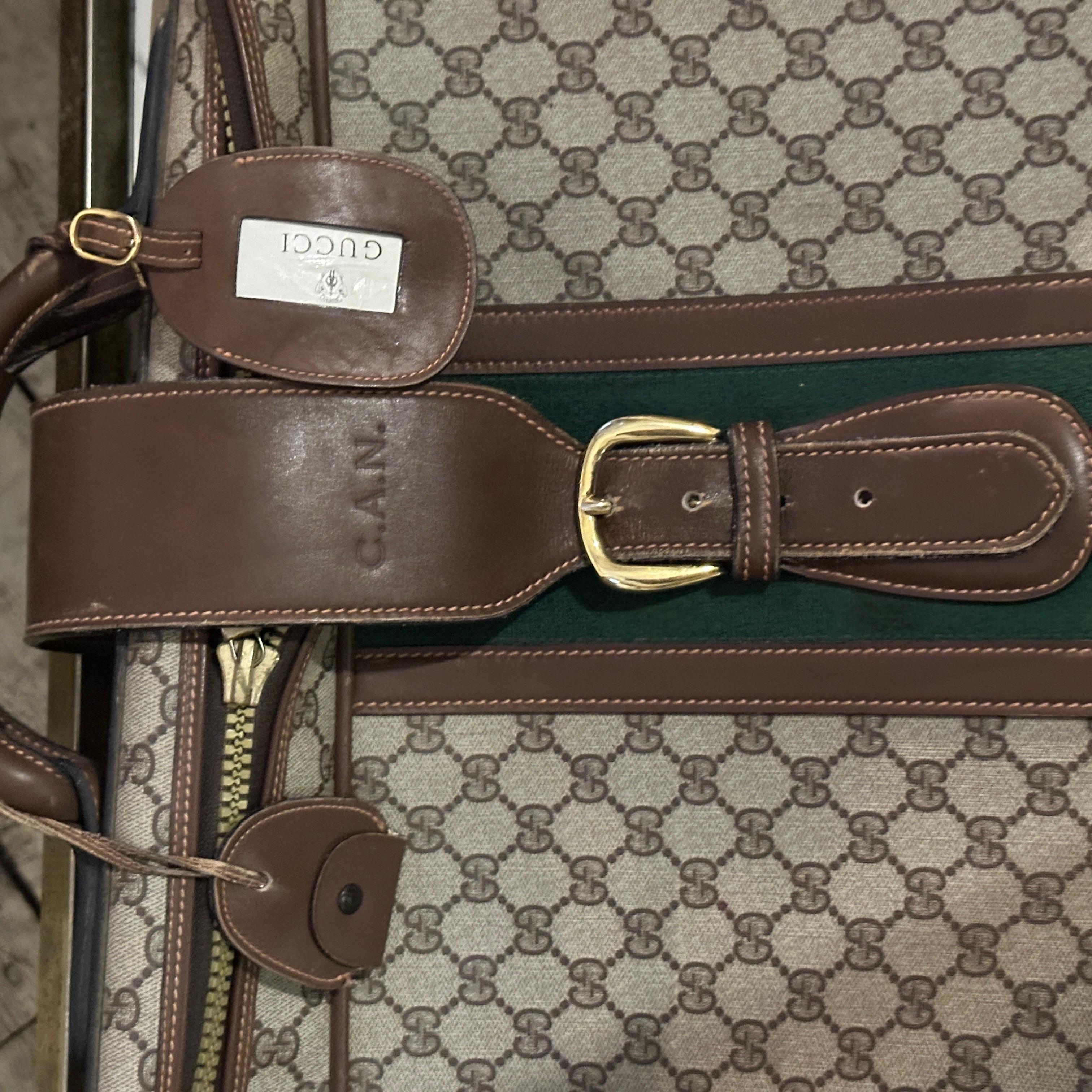1970s Iconic Beige and Brown Canvas Suitcase by Gucci For Sale 3
