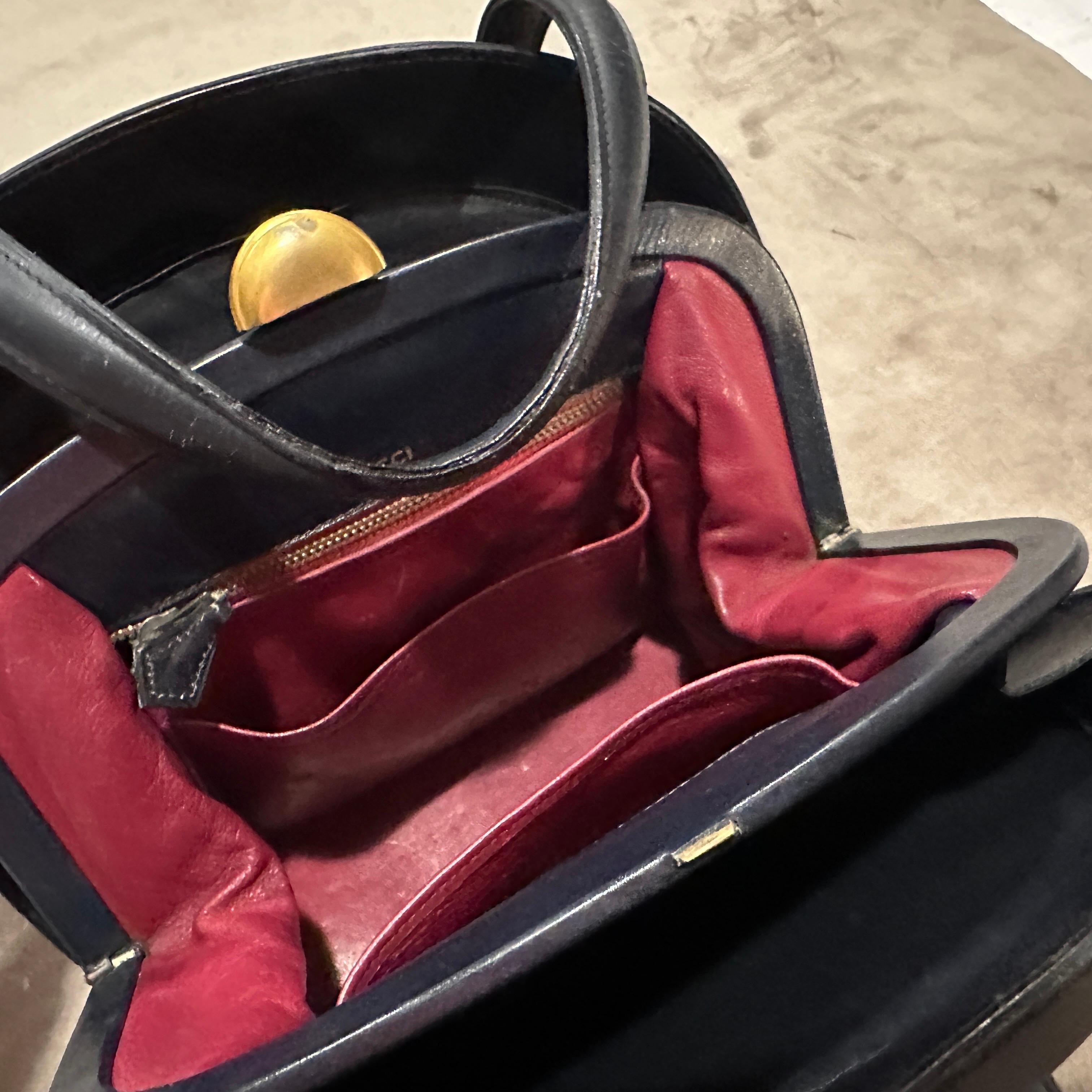 1970er Jahre Ikonische Gucci Oyster Handtasche aus blauem und rotem Leder (Schwarz) im Angebot