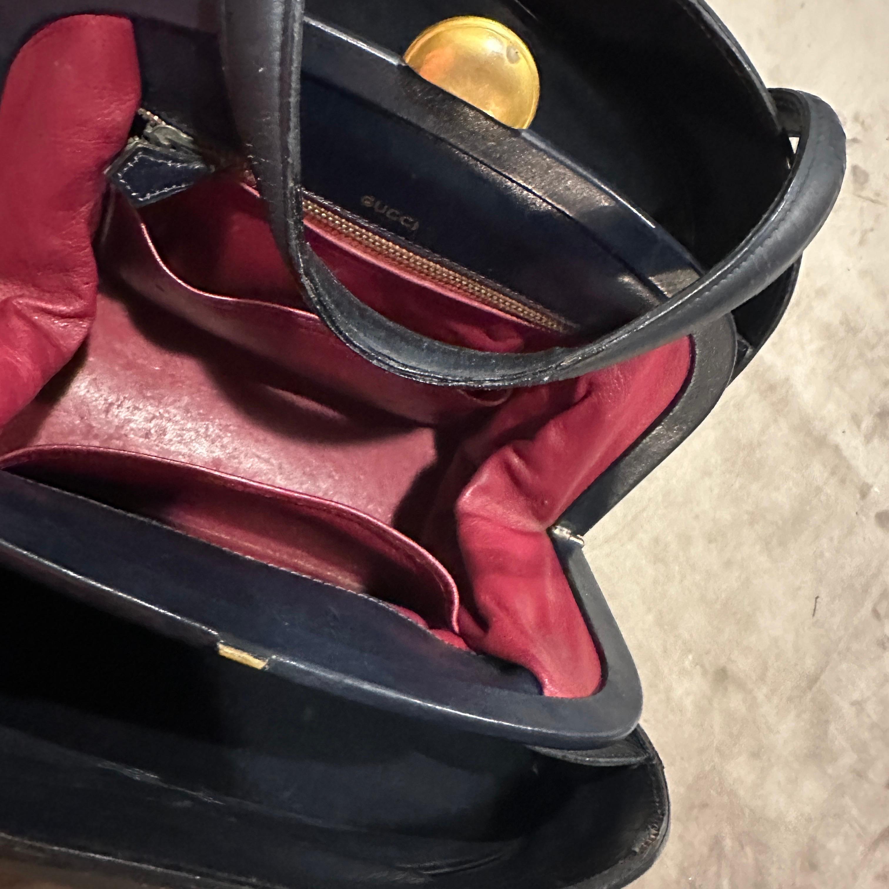 1970er Jahre Ikonische Gucci Oyster Handtasche aus blauem und rotem Leder Damen im Angebot