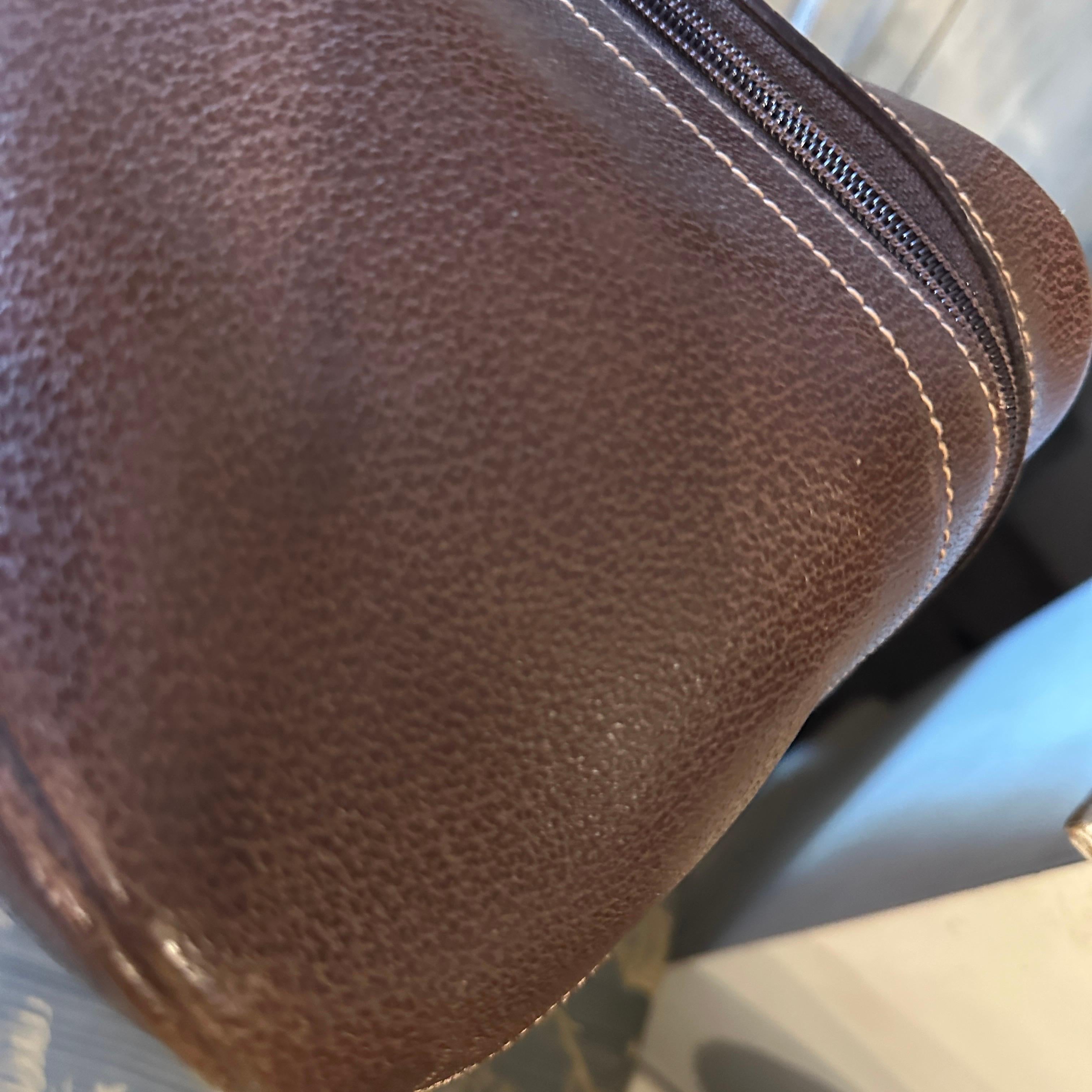 1970s Iconic Brown Leather and Red and Green Web Stripe Suitcase by Gucci In Excellent Condition For Sale In Aci Castello, IT