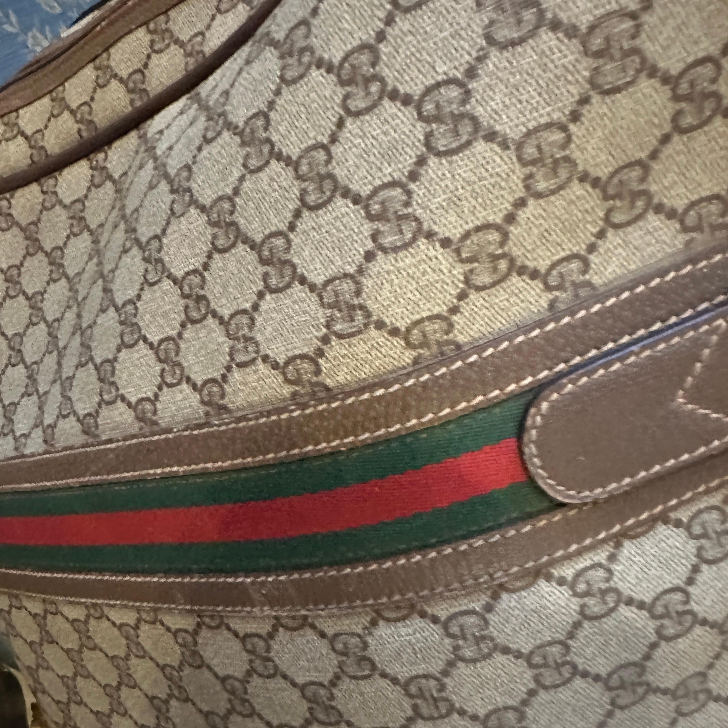 1970s Iconic Gucci GG Monogram Canvas and Web Stripes Suitcase In Excellent Condition For Sale In Aci Castello, IT
