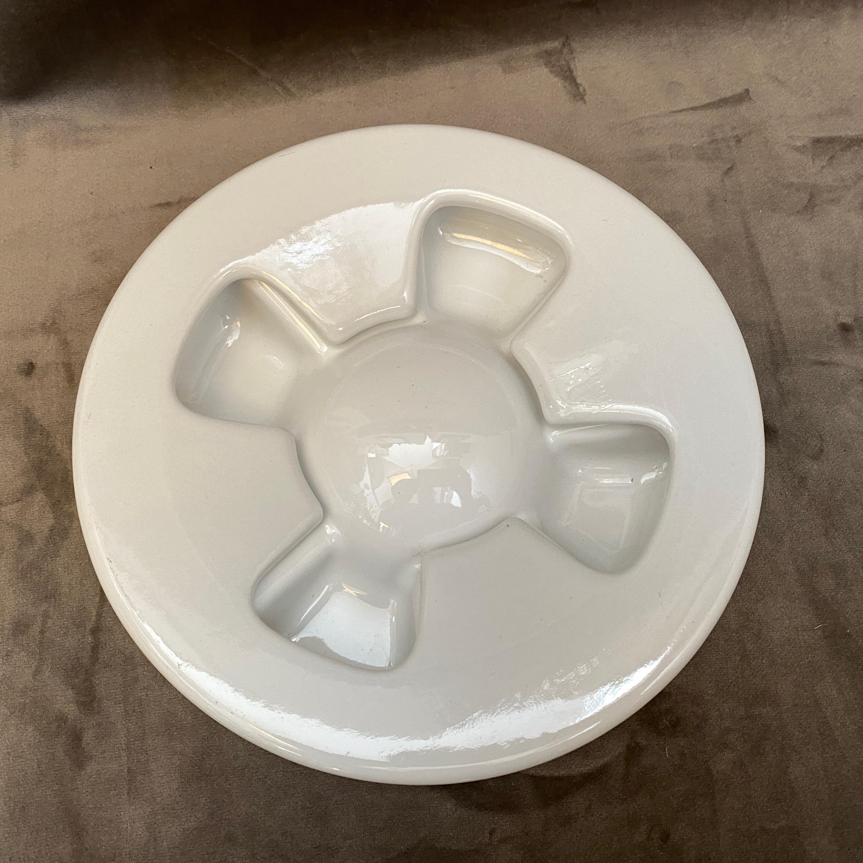 Space Age 1970s Iconic Modernist White Ceramic Ashtray by Mangiarotti for F.lli Brambilla For Sale