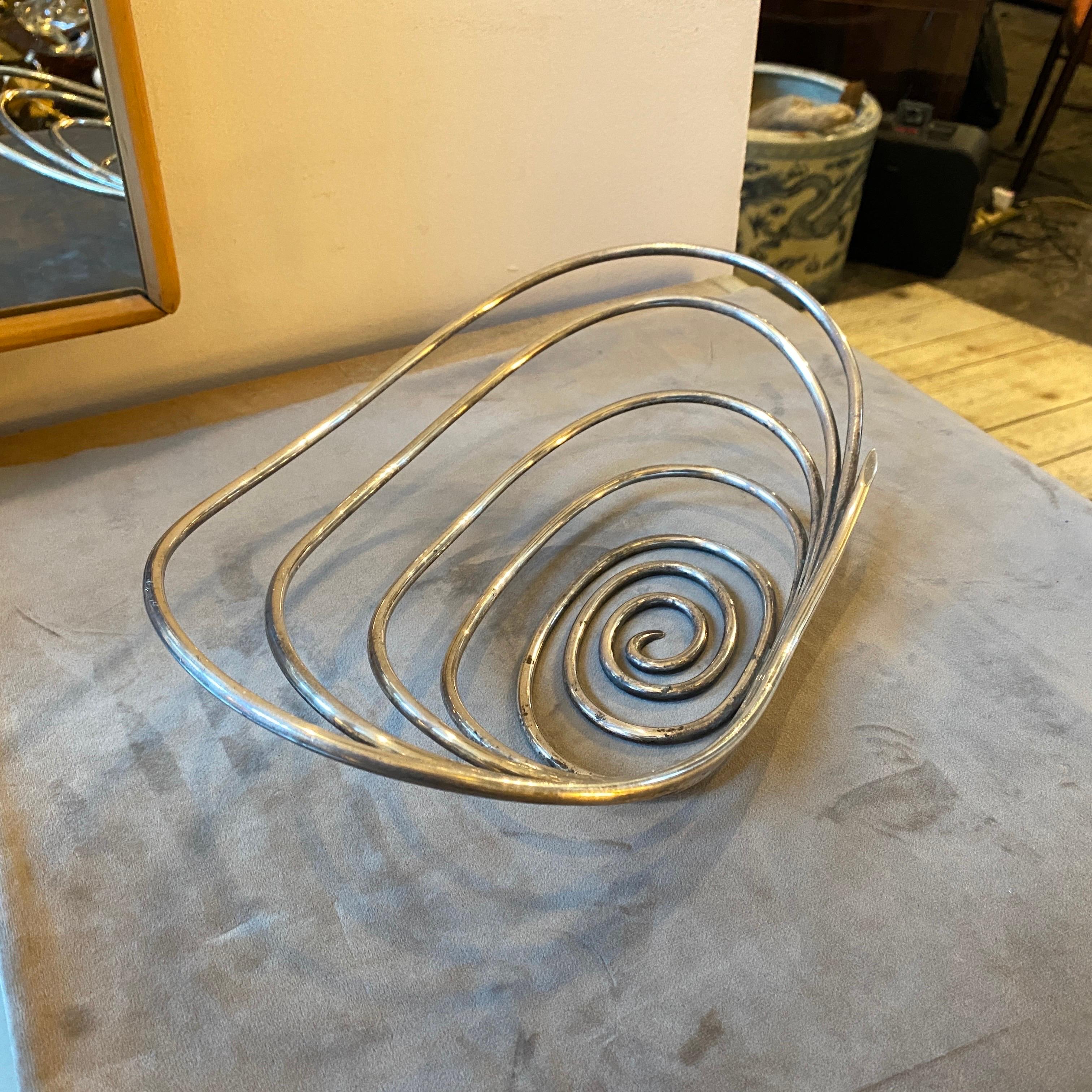 1970s Iconic Modernist Silver Plated Italian Basket Design by Lino Sabattini In Good Condition For Sale In Aci Castello, IT