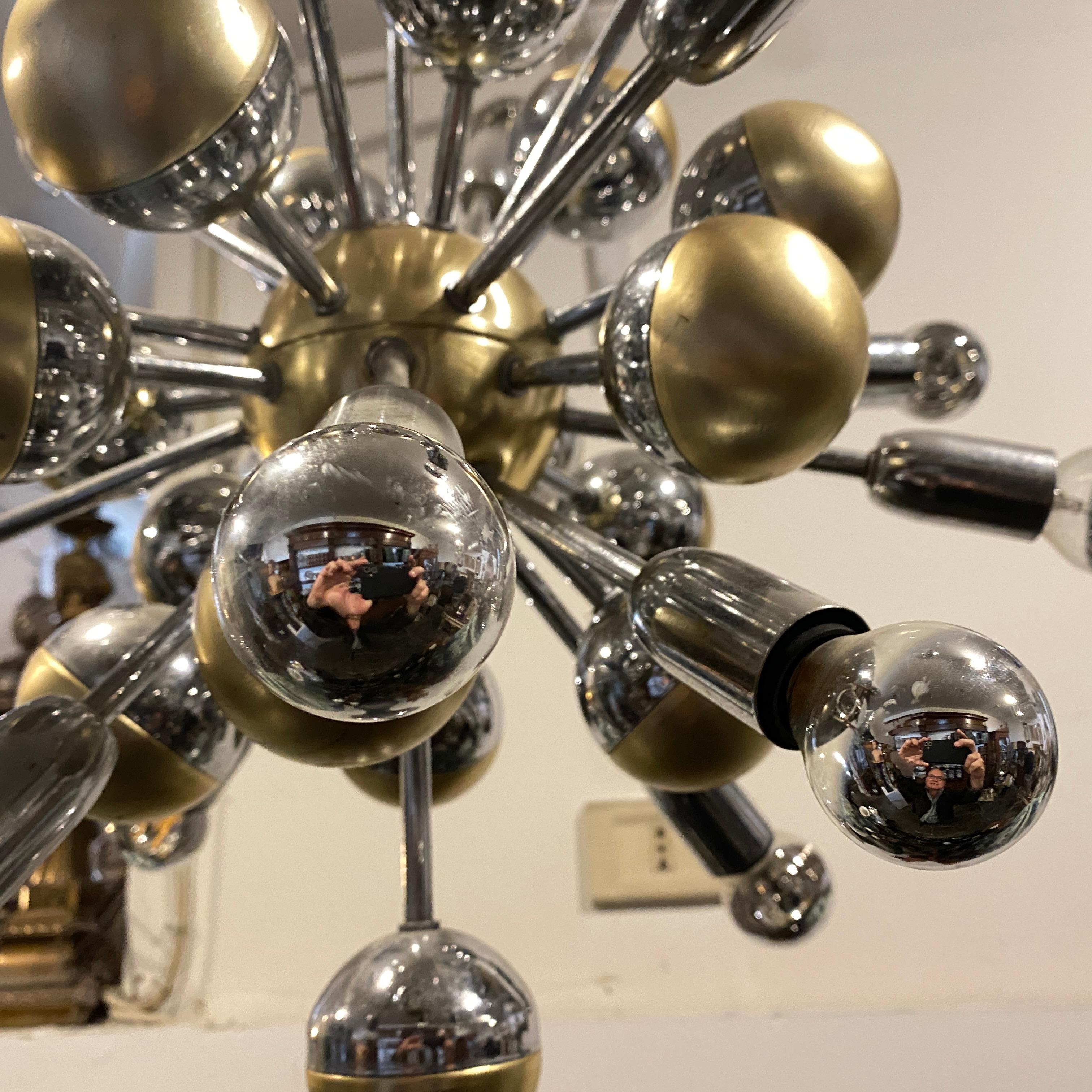 1970s Iconic Space Age Sputnik Italian Chandelier by Reggiani 3