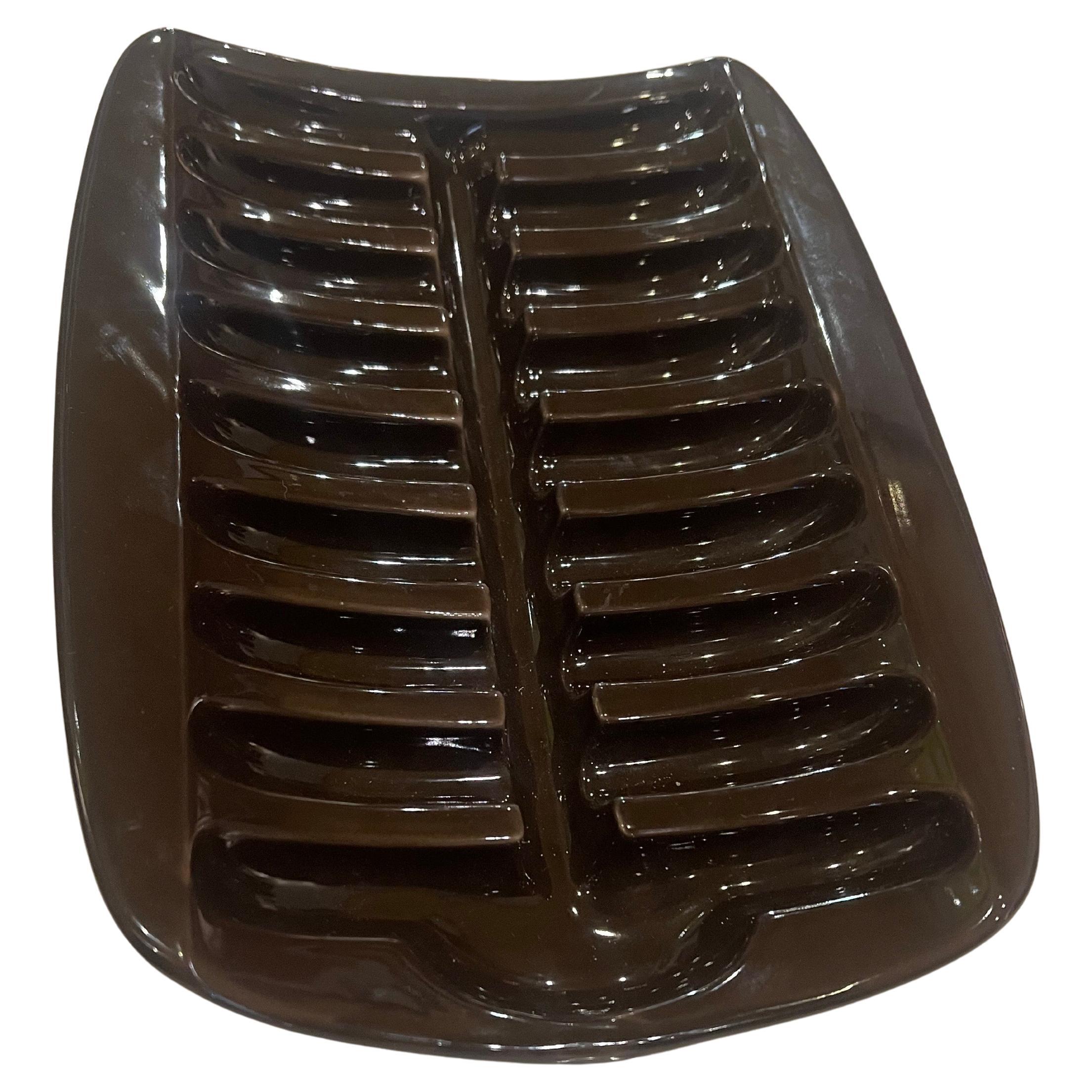 1970's Ikebana Japanese Brutalist Ceramic Dish in Glossy Finish In Excellent Condition For Sale In San Diego, CA