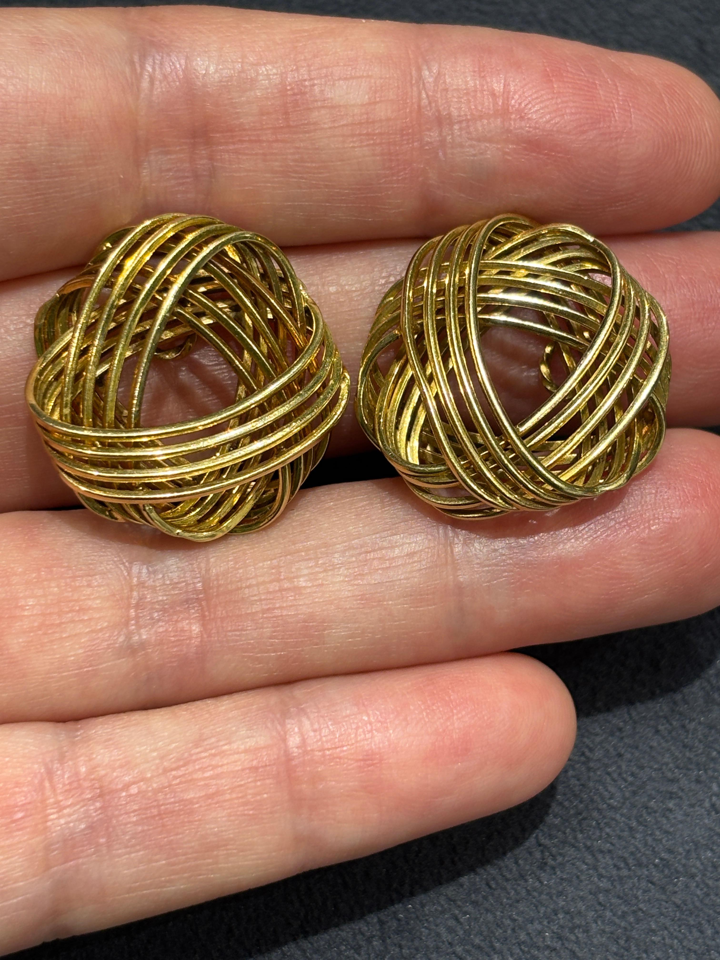 Orecchini con nodo a clip in oro 18k di Ilias Lalaounis del 1970 In condizioni buone in vendita a London, GB