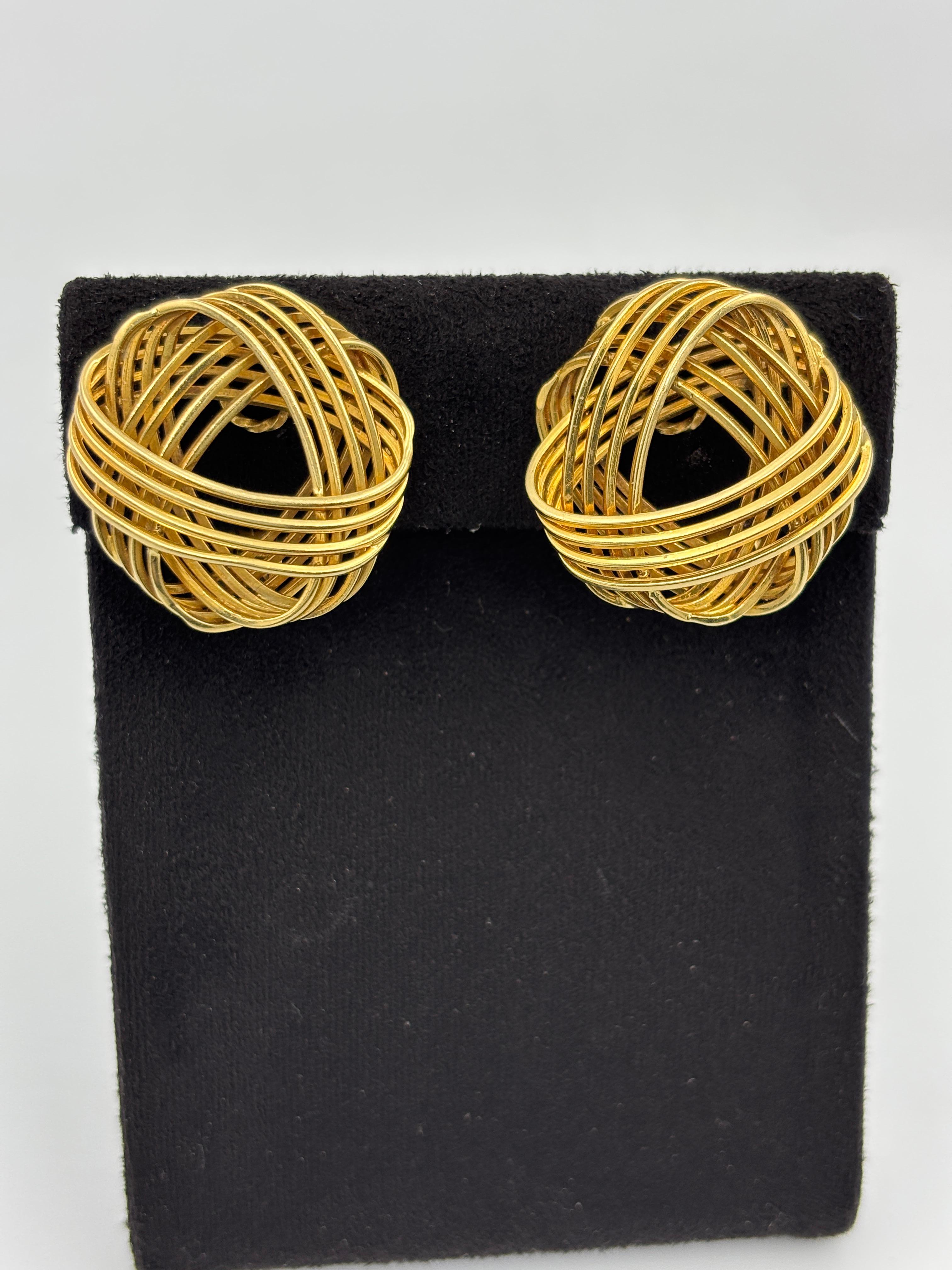 Orecchini con nodo a clip in oro 18k di Ilias Lalaounis del 1970 in vendita 1