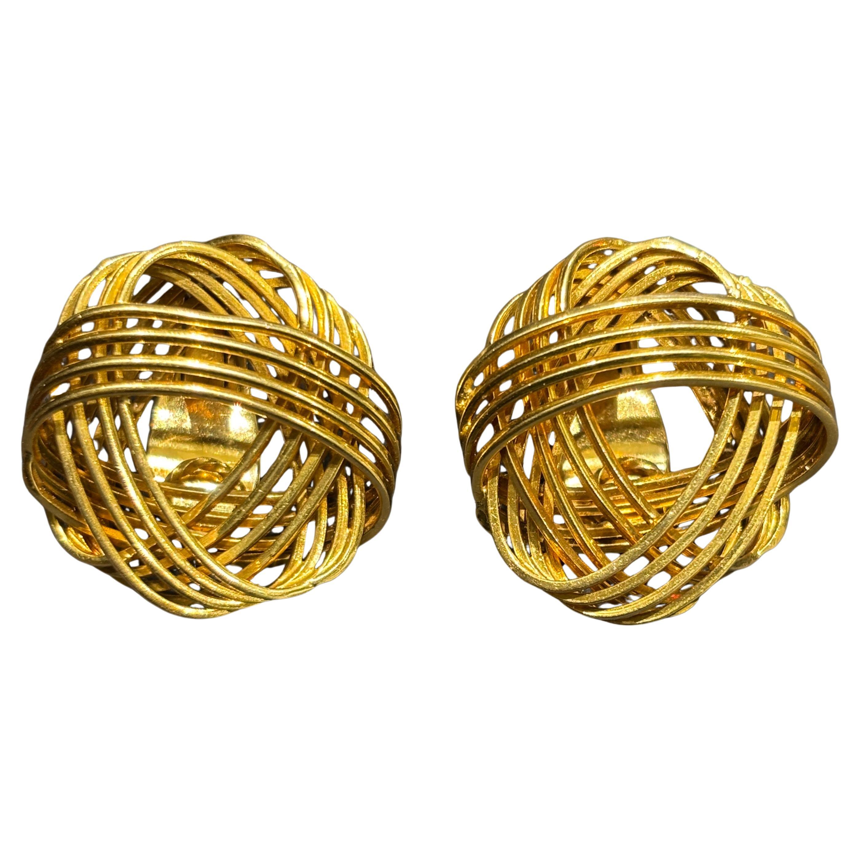 Orecchini con nodo a clip in oro 18k di Ilias Lalaounis del 1970 in vendita