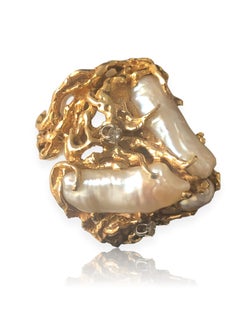 1970s Impressive Pearl and Diamond Statement Ring
