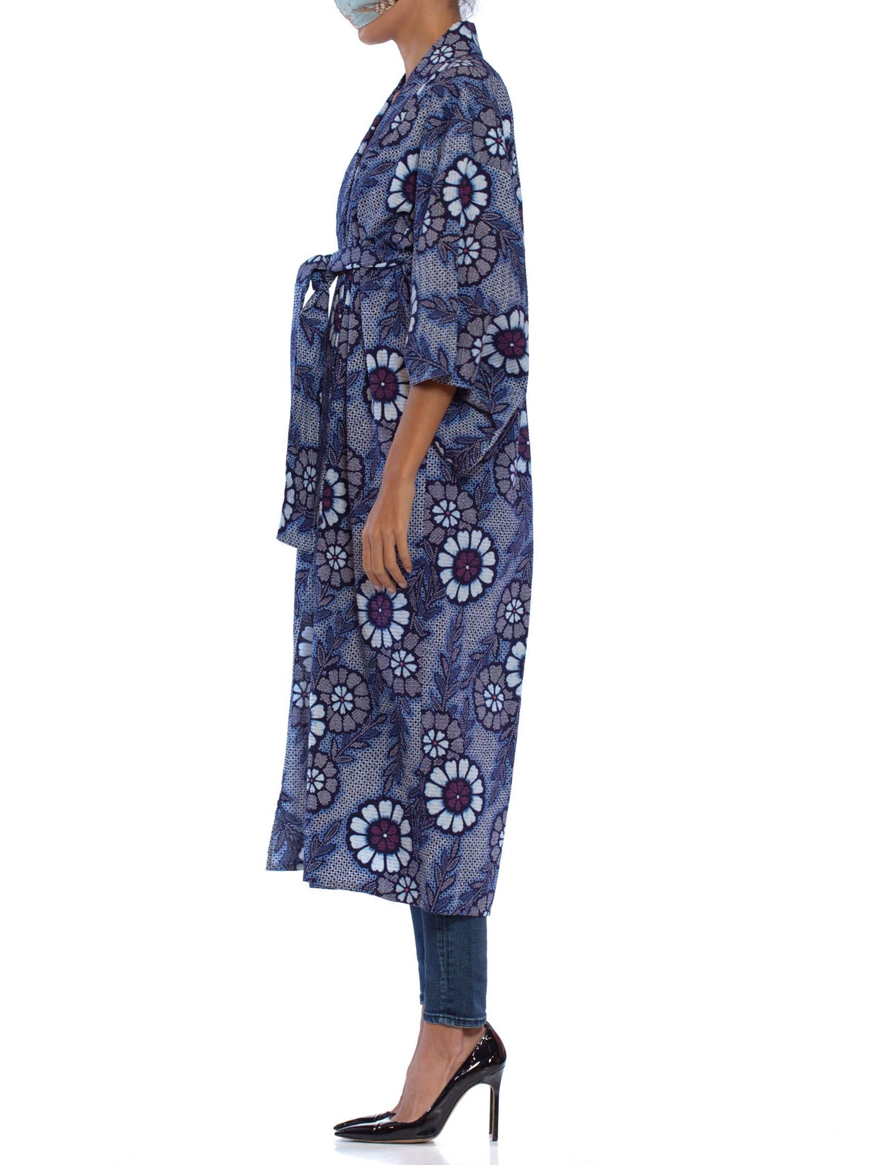 1970S Indigo Blue Japanese Shibori Print Cotton Kimono With Sash Belt In Excellent Condition In New York, NY