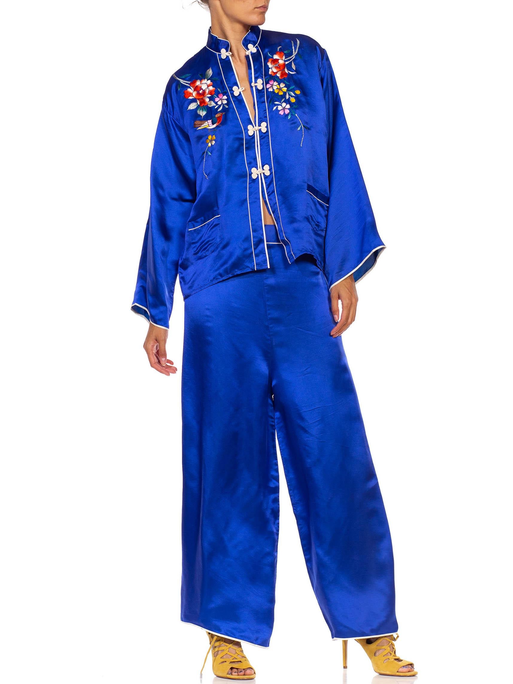 Women's 1970S Indigo Blue Silk Japanese Pajamas Ensemble With Floral Embroidery For Sale