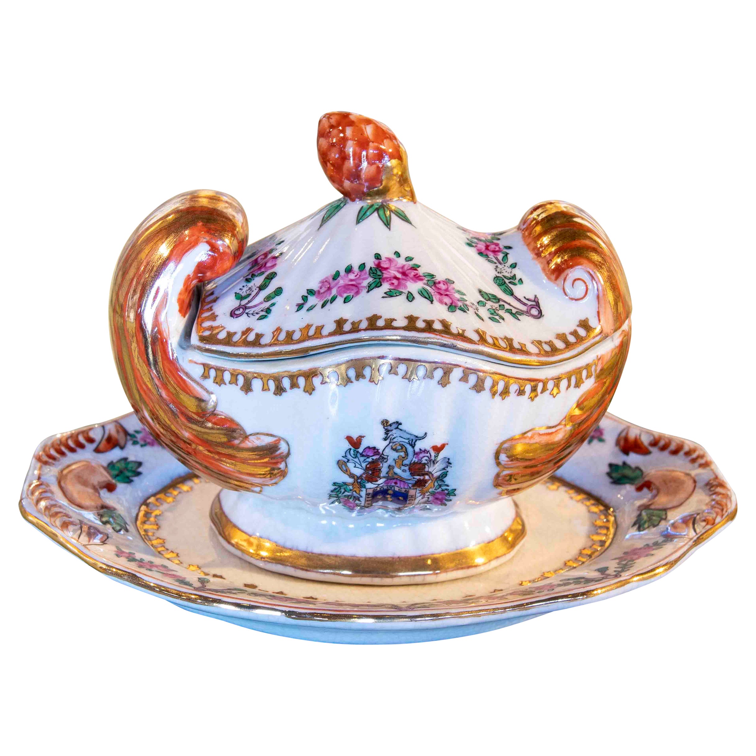 Soupière individuelle en porcelaine peinte à la main dans les années 1970  avec inscription
