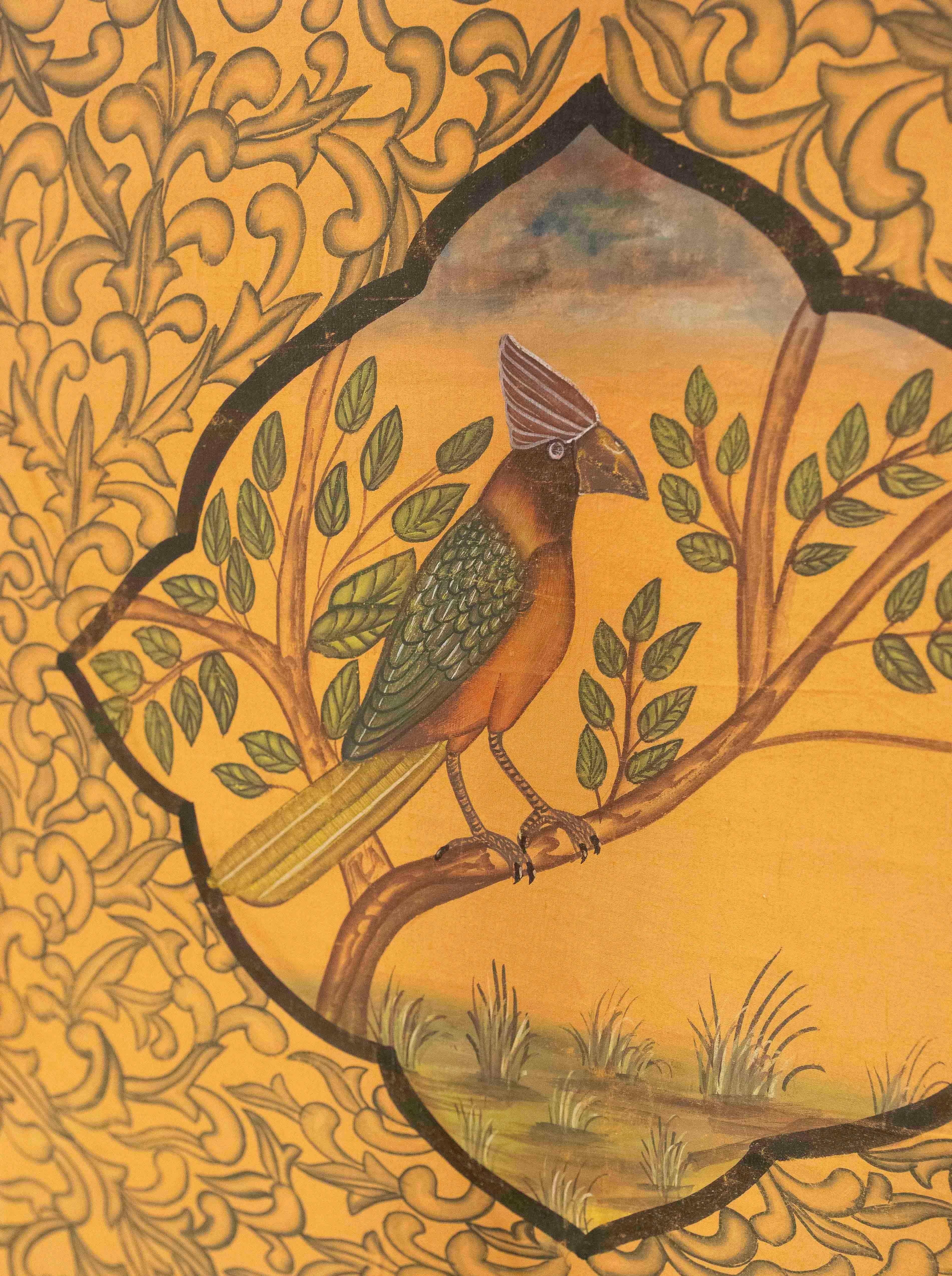 1970er INDO- persische dekorative Tafel mit Vögeln und Figur, gerahmt in Bambus (20. Jahrhundert) im Angebot