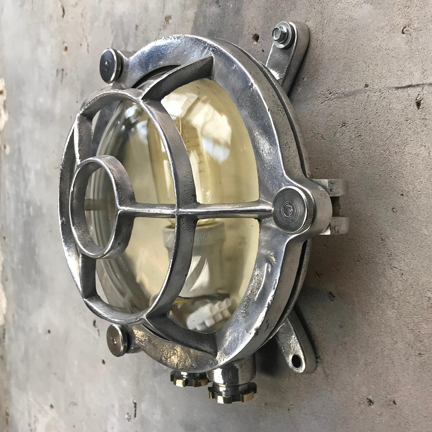 1970s Industrial Aluminium Circular Wall Light, Glass Dome and Edison Bulb In Excellent Condition For Sale In Leicester, Leicestershire
