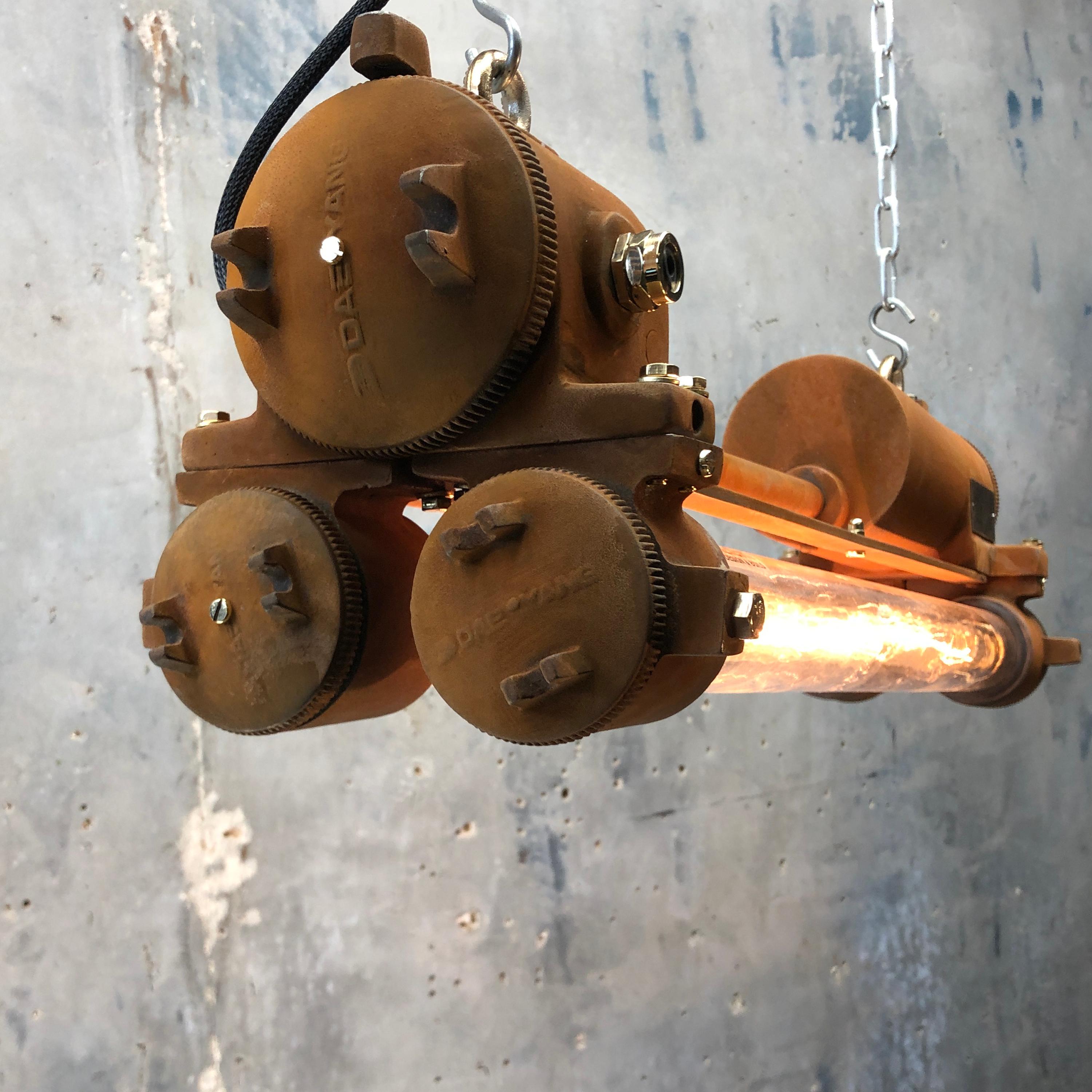 Industrielle Edison-Leuchte aus Aluminiumguss und Messing, Flammenfest, Rost im Angebot 8