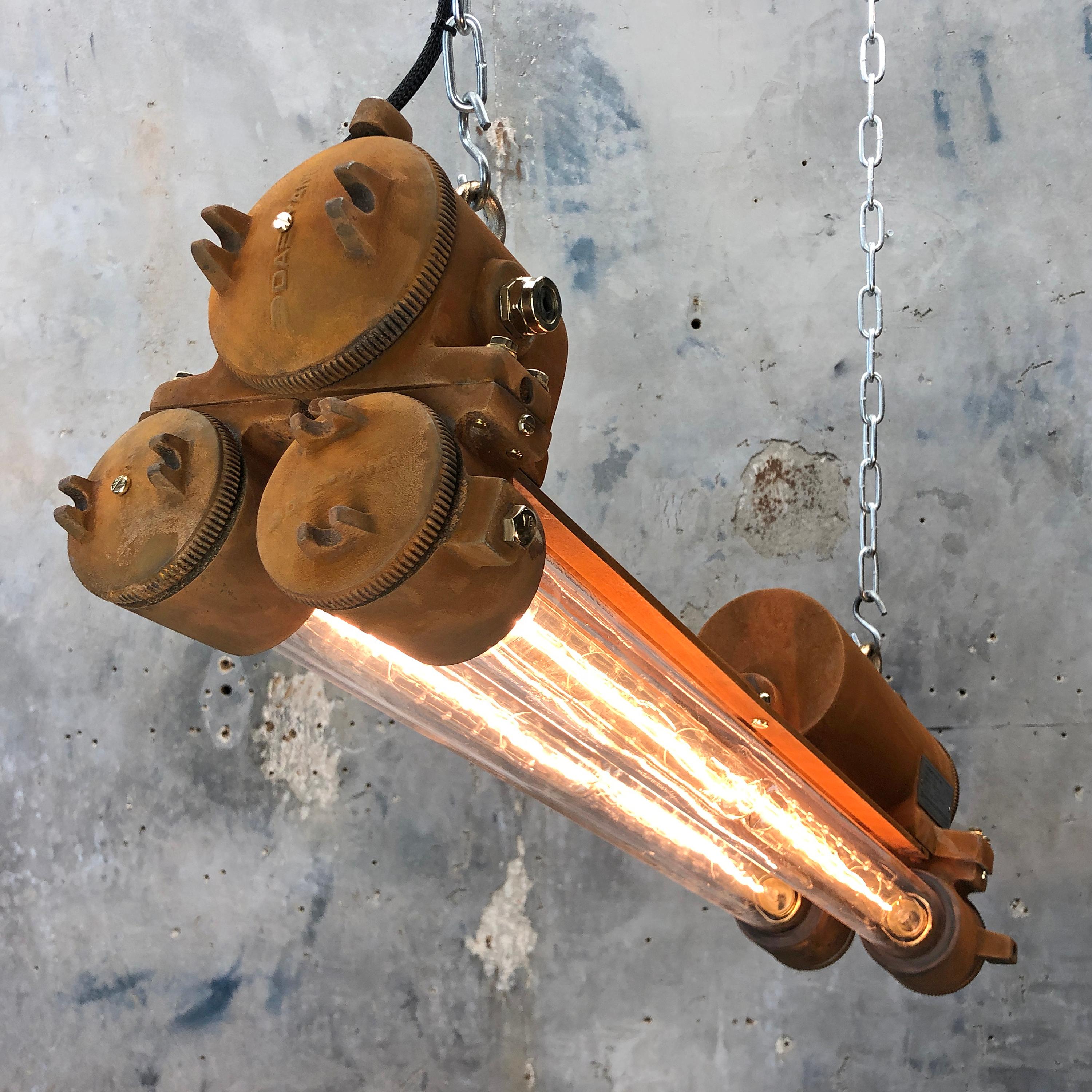 1970s Industrial Cast Aluminium and Brass Edison Flameproof Striplight, Rust In Excellent Condition For Sale In Leicester, Leicestershire