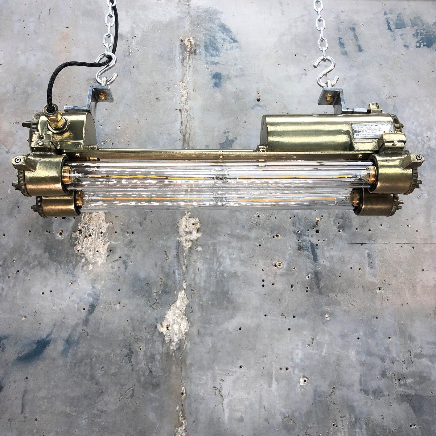A vintage industrial Korean flameproof striplight made by Daeyang in the 1970s with brass veneer finishing.
 
A reclaimed item originally from super tankers and military vessels then professionally restored in-house by Looml ight in the UK ready