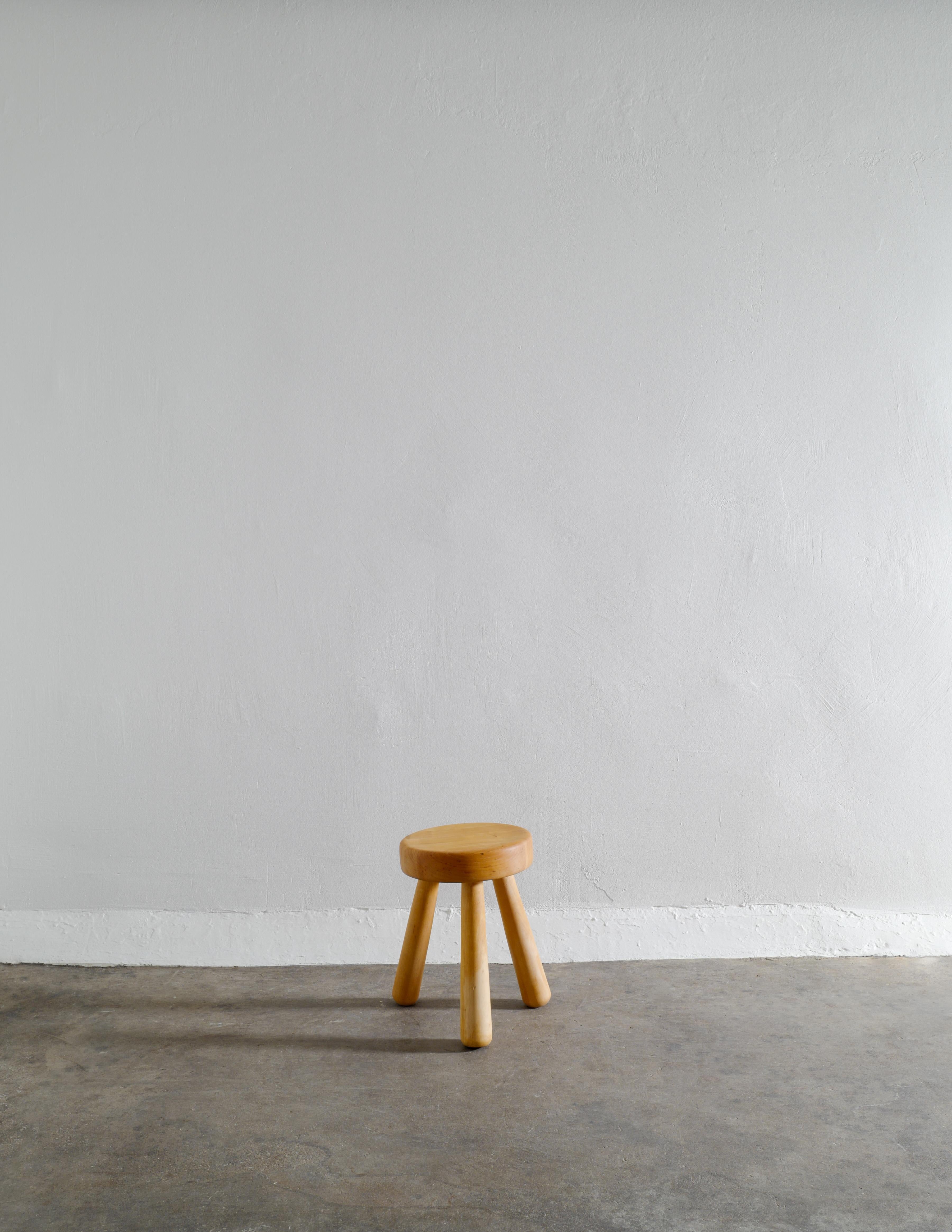 Rare stool designed and made by Ingvar Hildingsson in birch for IH Slöjd in the 1970s. 
In good vintage condition with minimal signs from use.

37 cm tall. 