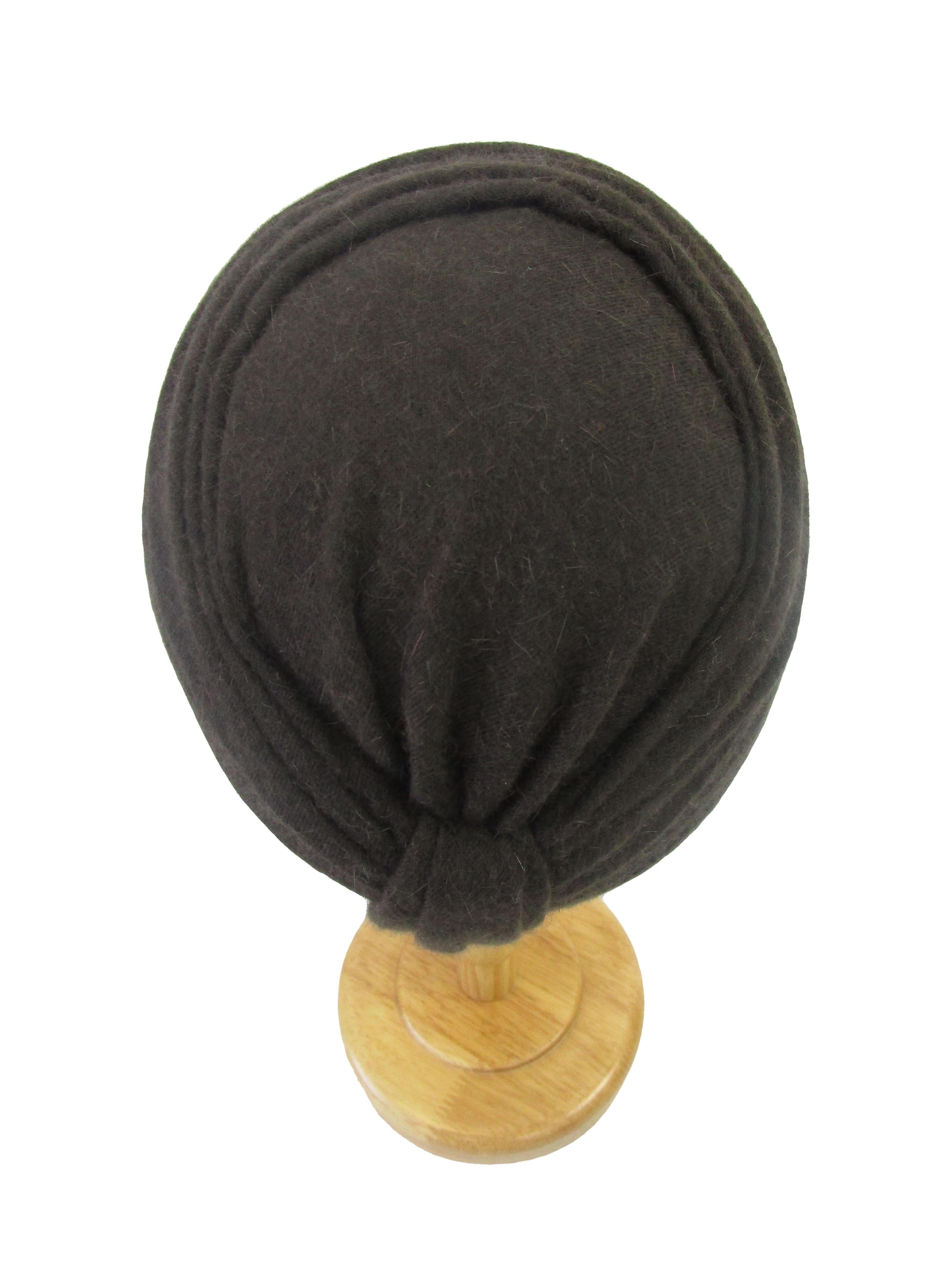 1970s Irene of New York Dark Grey Knit Turban In Excellent Condition For Sale In Houston, TX