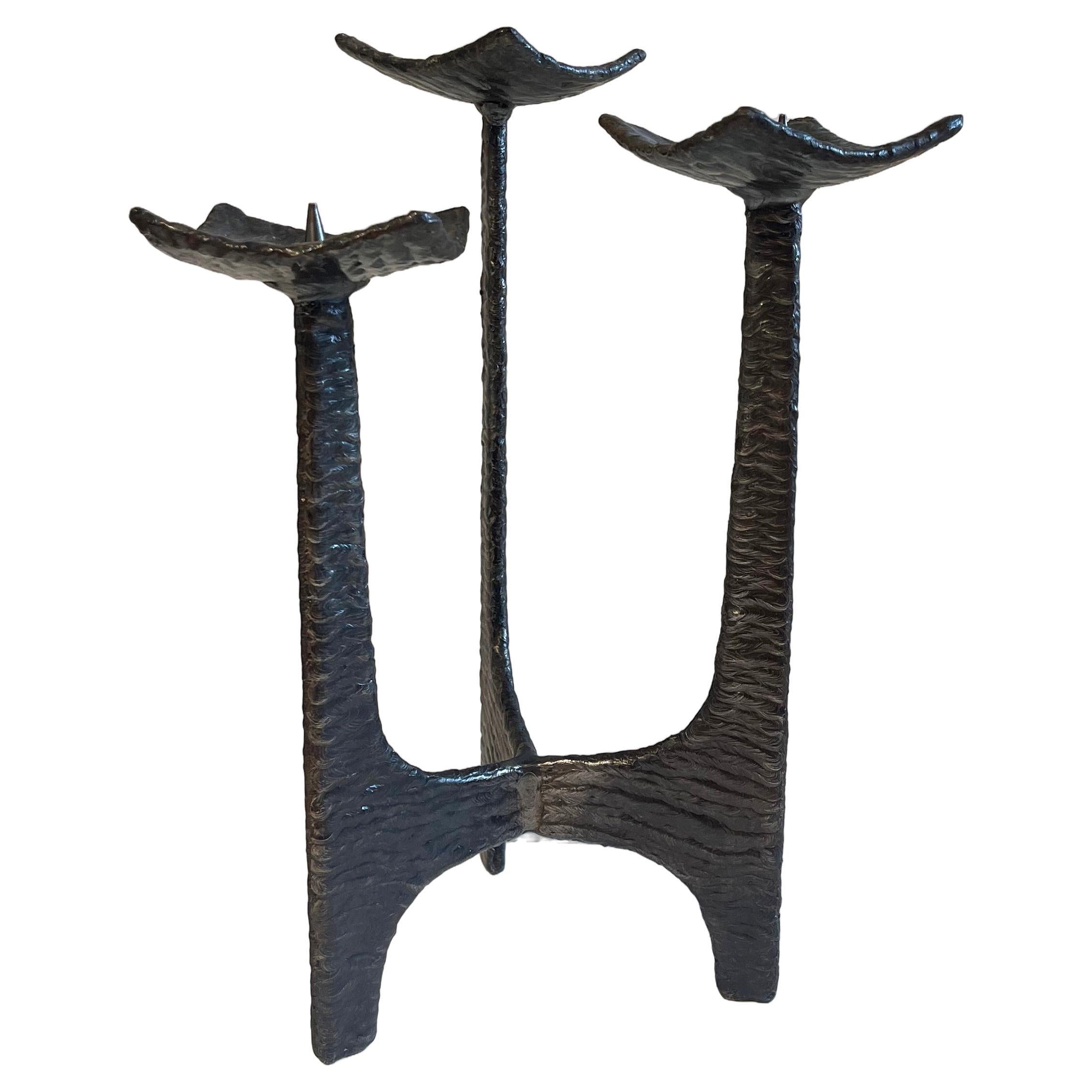 Chunky, with a brutalist touch, handcrafted heavy candelabra or candle holder, 3-lighted.
All hand made, brutalist design look a part with a hint of Pouchain style!
3 wings attached to each other in textured charcoal grey give a modern, timeless