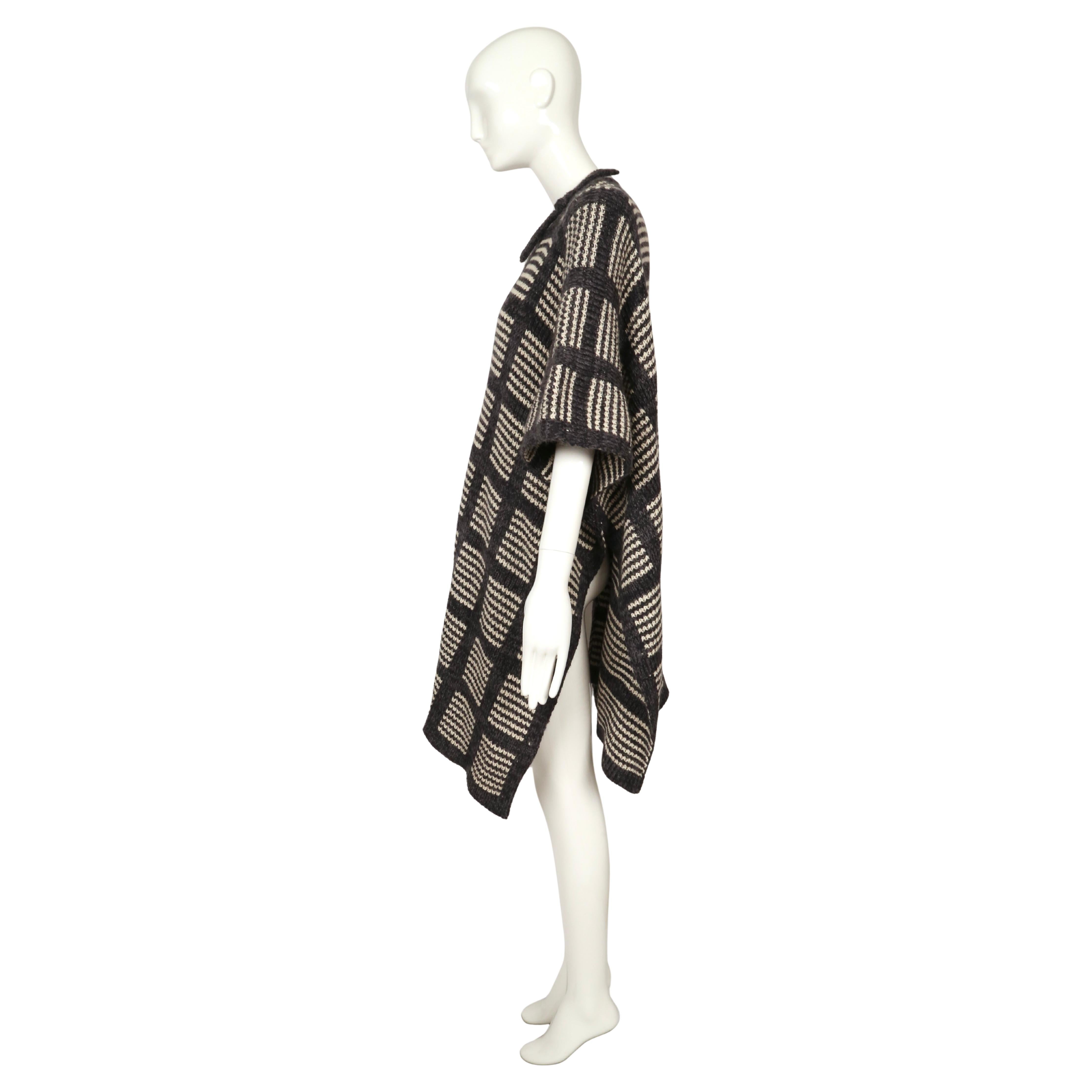 Cappotto in maglia a mano anni '70 di Issey Miyake in vendita 5