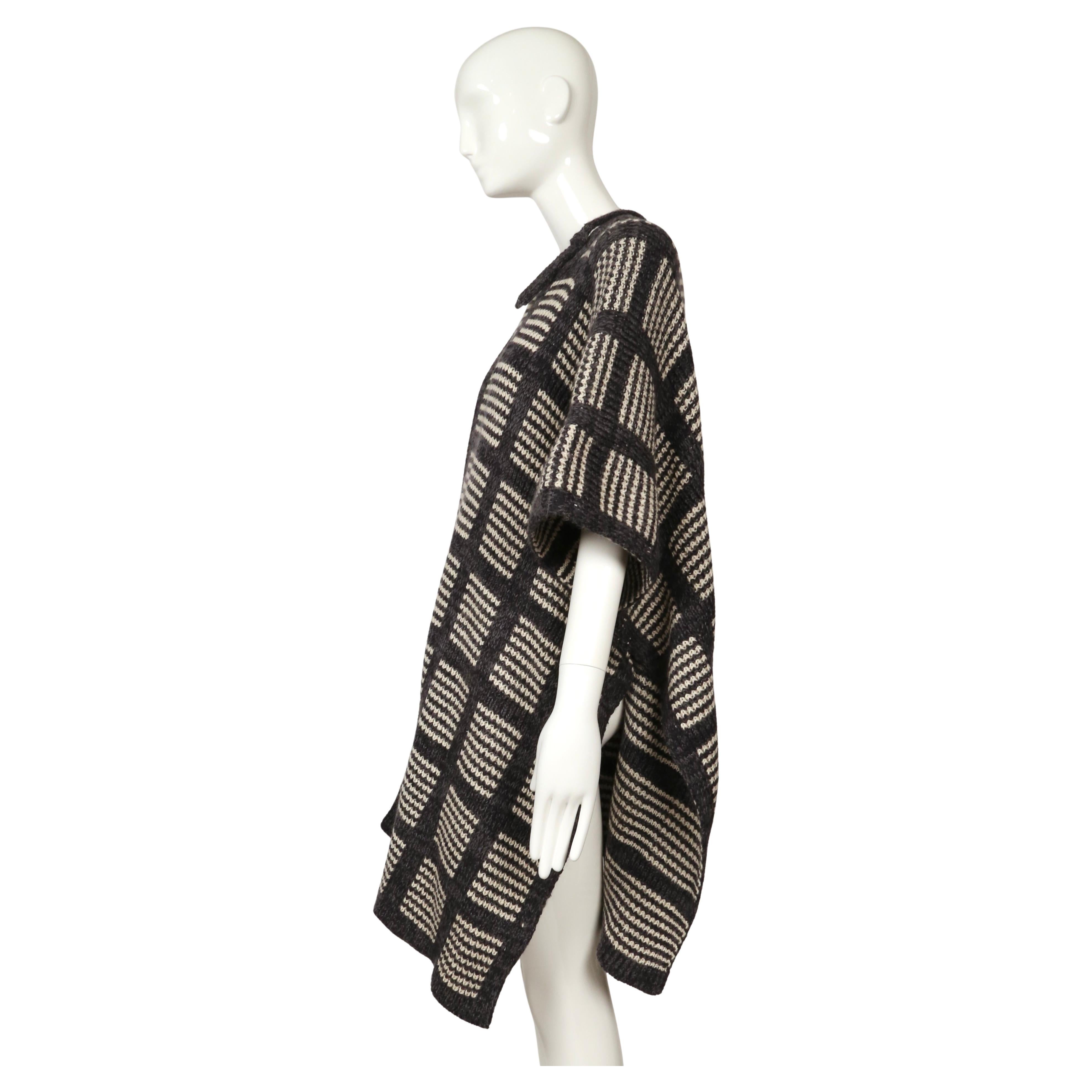 Cappotto in maglia a mano anni '70 di Issey Miyake in vendita 6
