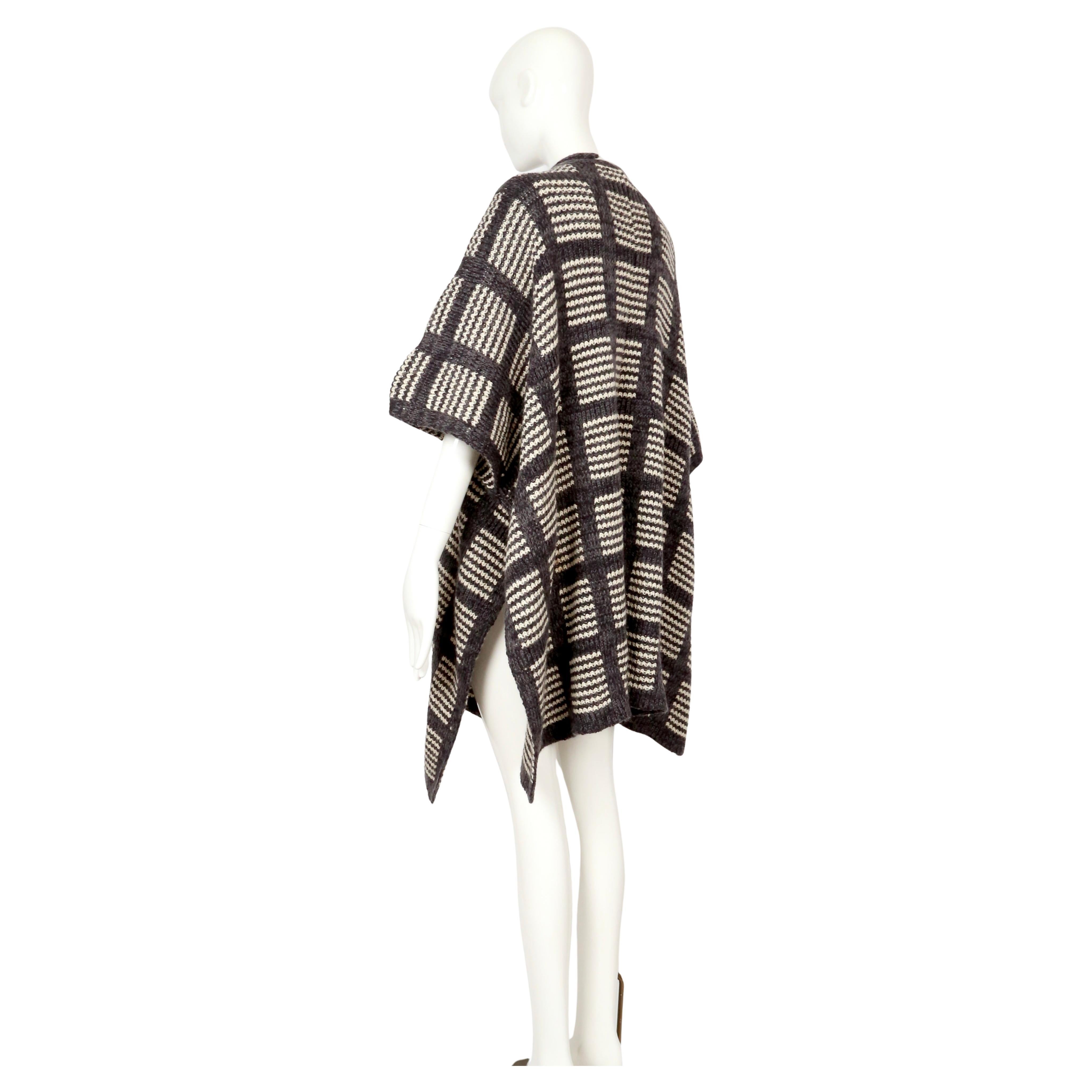 Cappotto in maglia a mano anni '70 di Issey Miyake in vendita 7