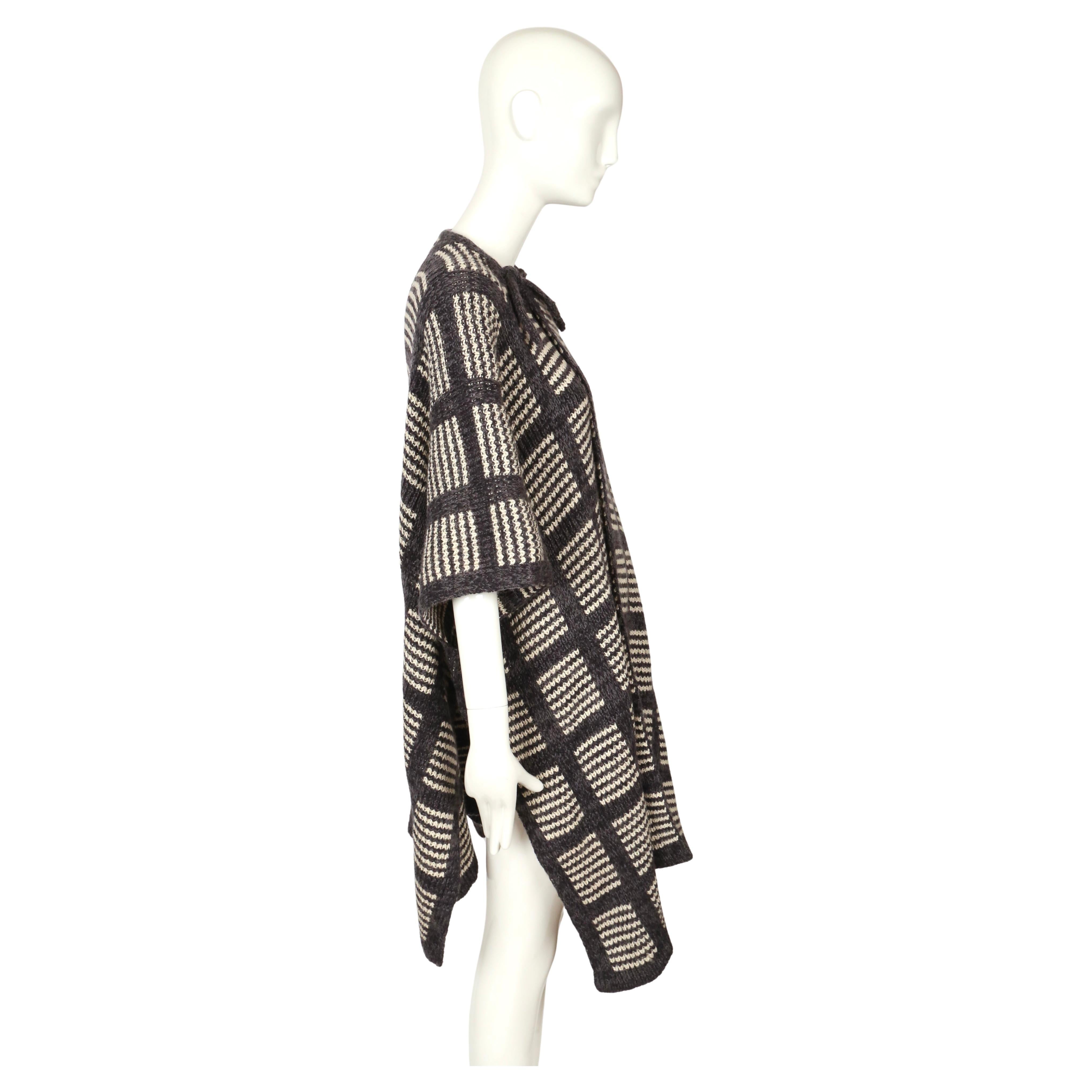Cappotto in maglia a mano anni '70 di Issey Miyake in vendita 1