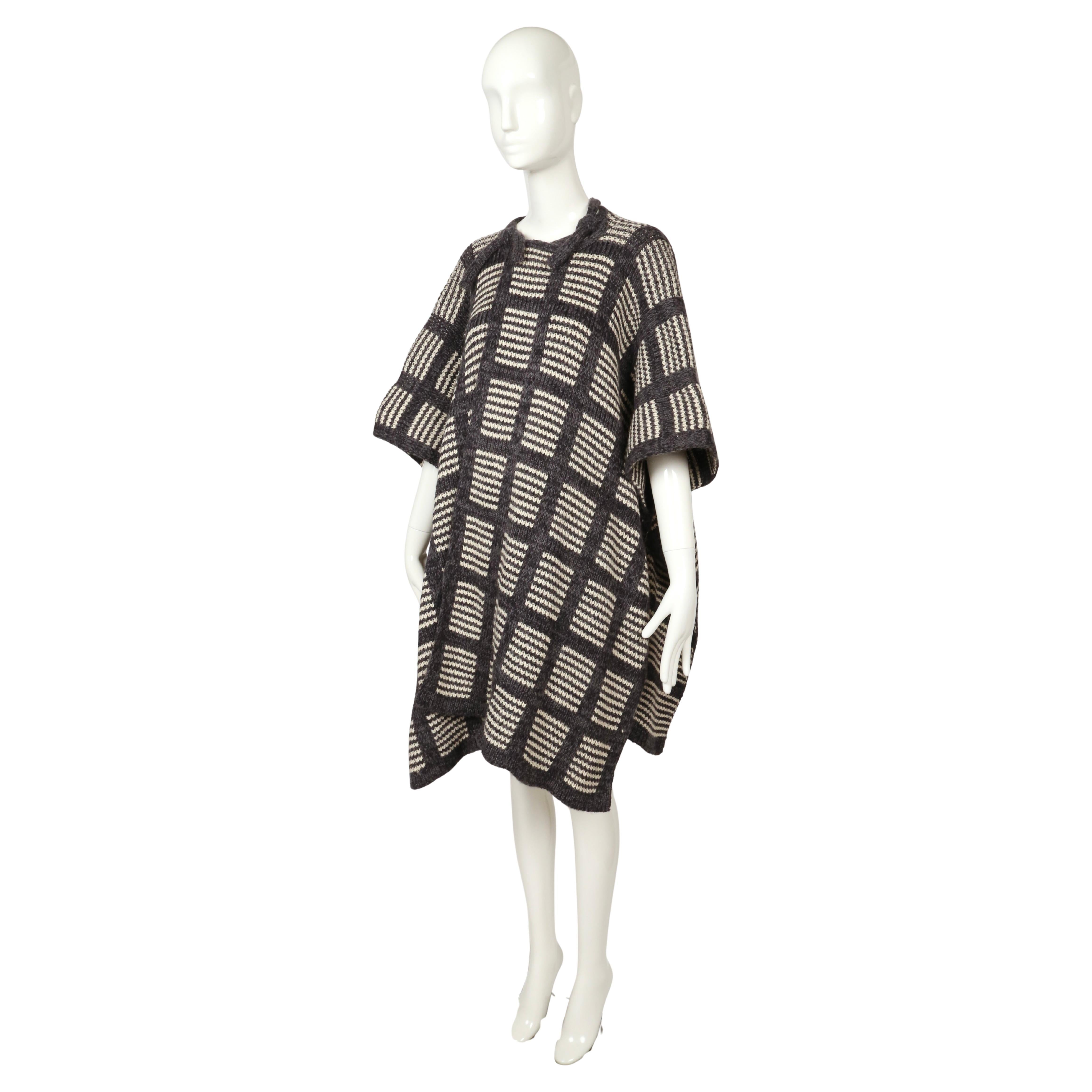 Cappotto in maglia a mano anni '70 di Issey Miyake in vendita 3