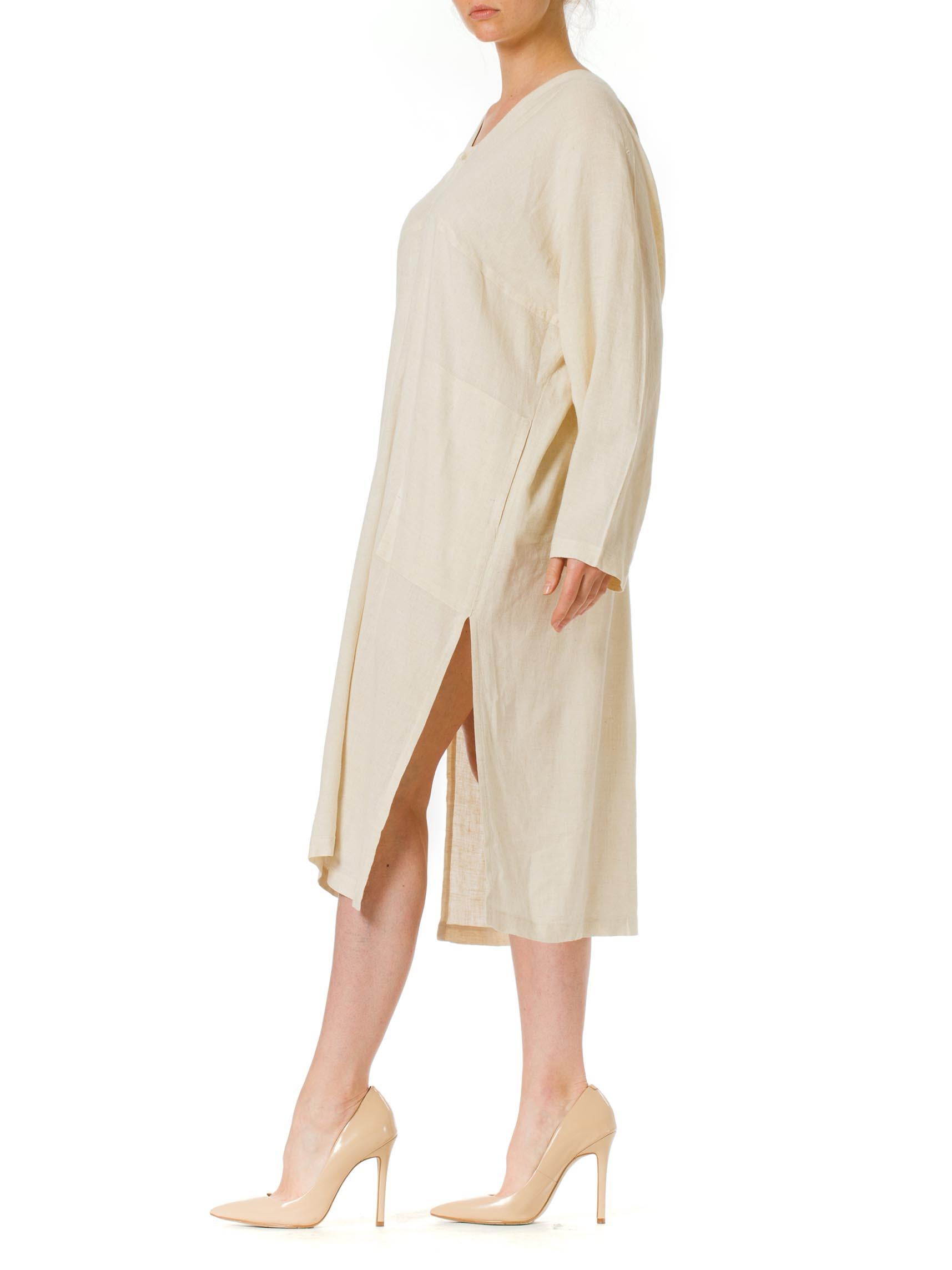 1970S ISSEY MIYAKE Ivory Linen Kaftan Shirt In Excellent Condition For Sale In New York, NY