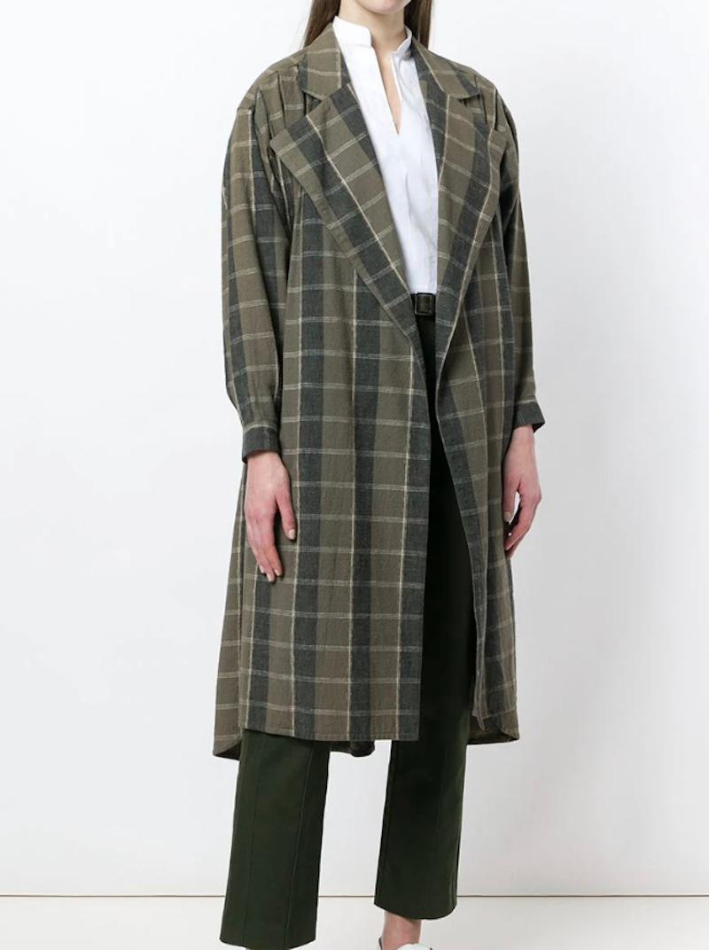 1970s Issey Miyake oversize check coat In Good Condition For Sale In Olhão, PT