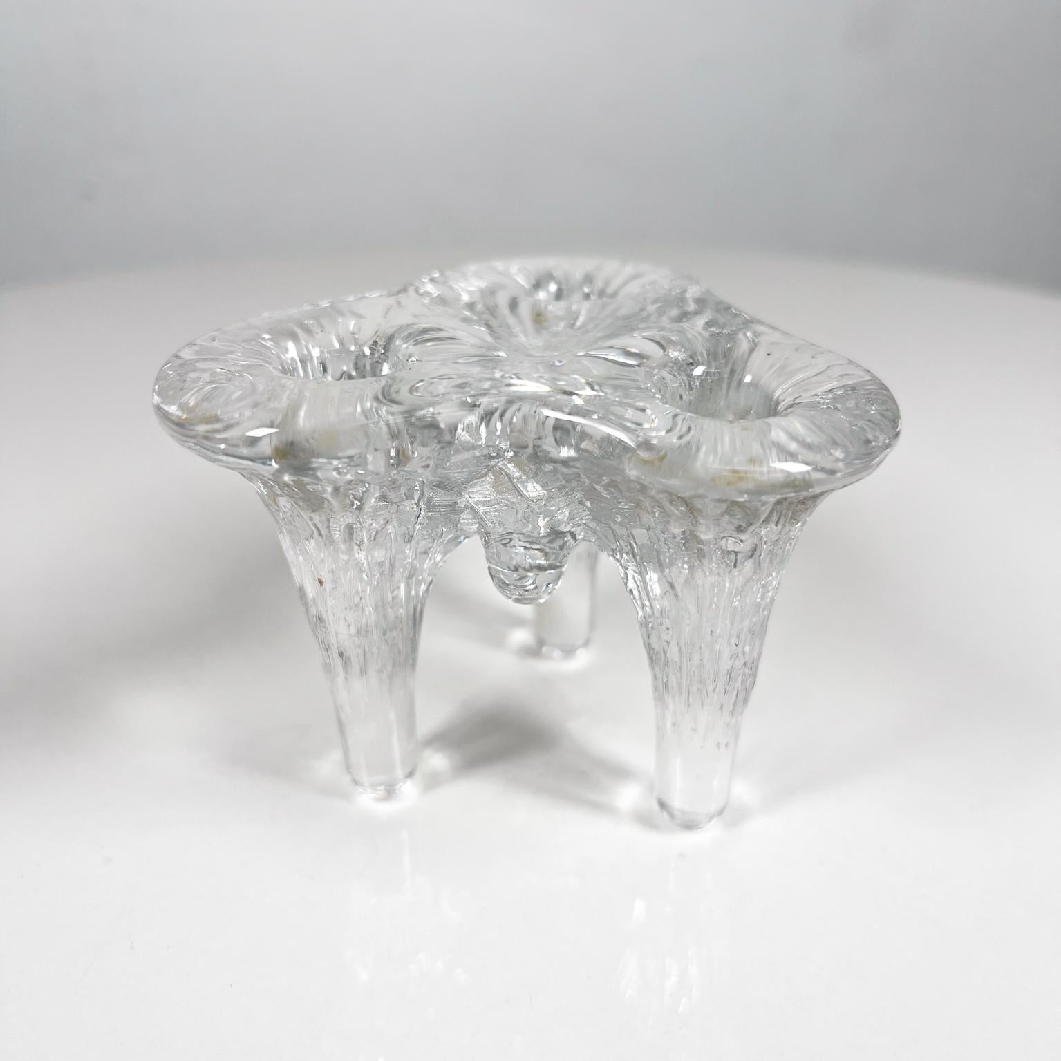 1970s Three Taper Istapo Candle Holder Art Glass
Designed by Göran Wärff for Kosta Boda Sweden
Handcrafted to represent dripping icicles.
3.5 diam x 2.75 h
Preowned vintage condition
See images provided.