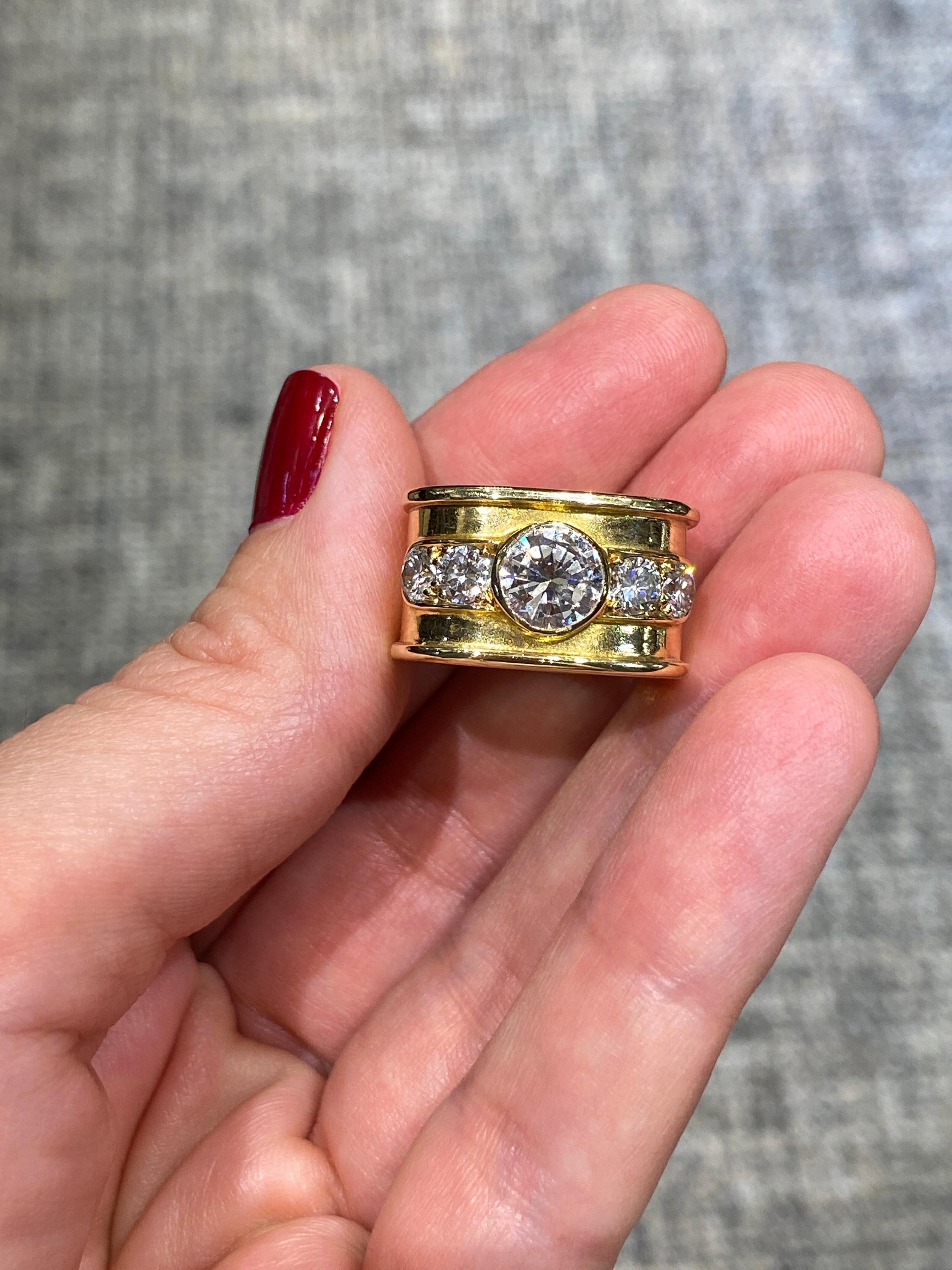 Modern 1970s Italian 18 carat gold and diamond cocktail ring For Sale