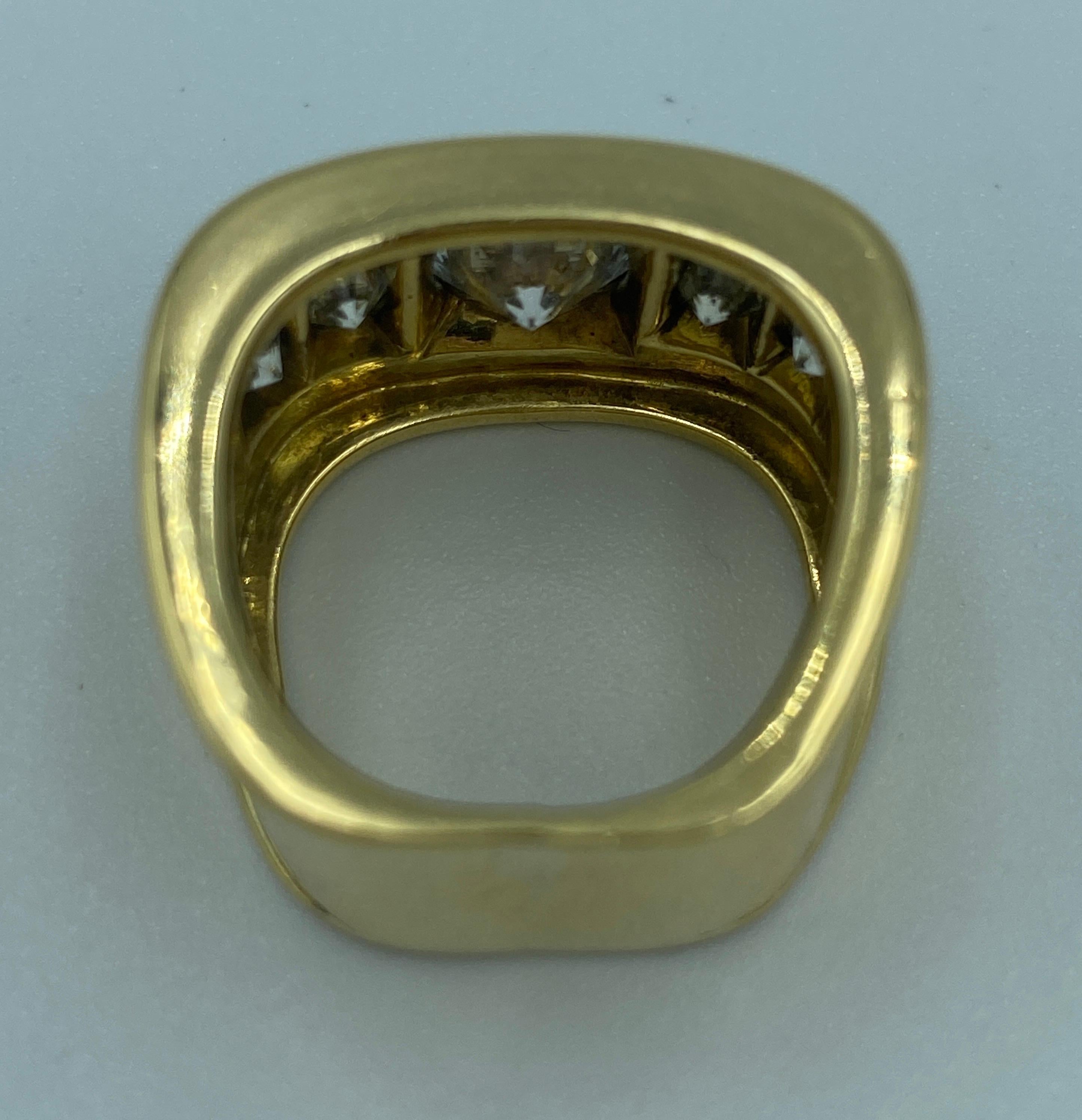 Round Cut 1970s Italian 18 carat gold and diamond cocktail ring For Sale