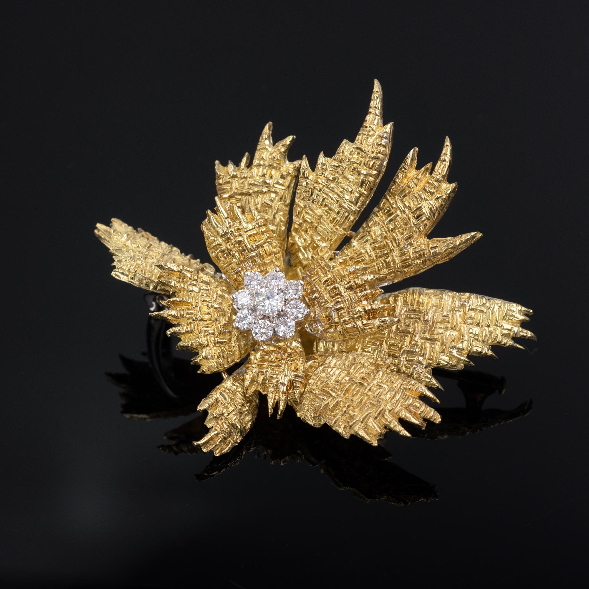 1970's Italian 18-Karat Gold and Diamond Leaf Brooch In Excellent Condition For Sale In Monte Carlo, MC