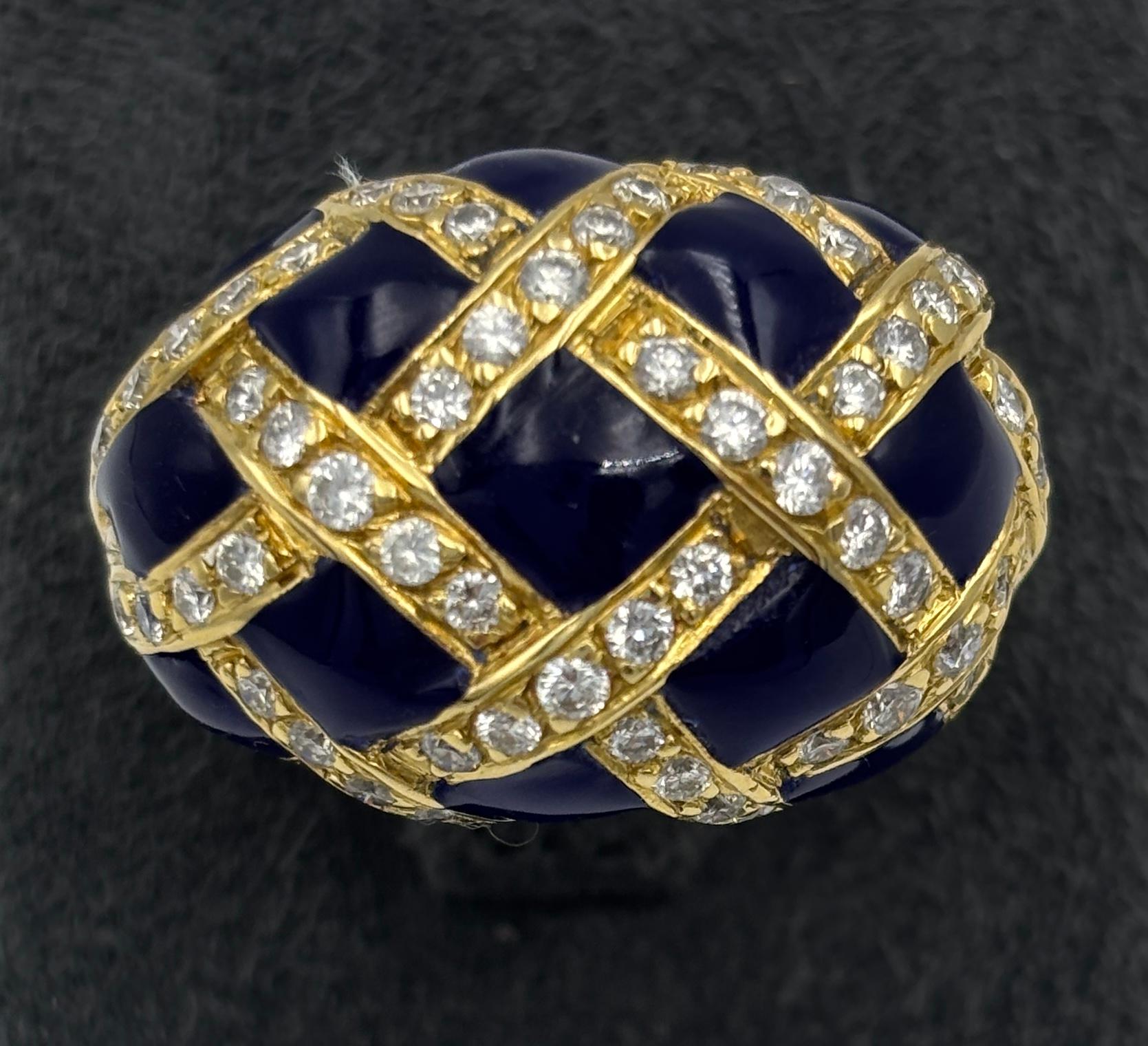 1970s Italian 18k gold, enamel and diamond cocktail ring For Sale 4