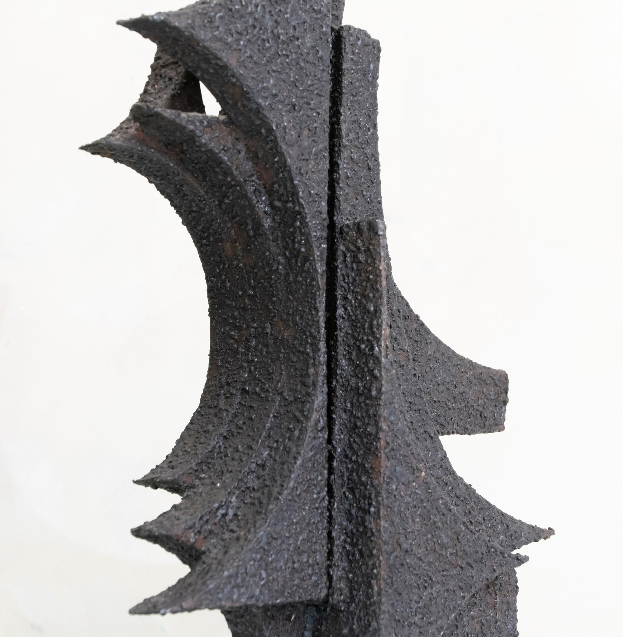 Raw steel abstract sculpture by Antonio Murri,  perfect condition and beautiful vintage patina, Italy circa 1970.