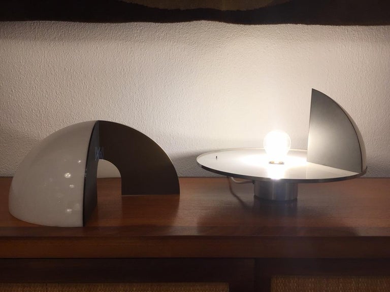 1970s Italian Acrylic and Steel Table Lamp For Sale at 1stDibs