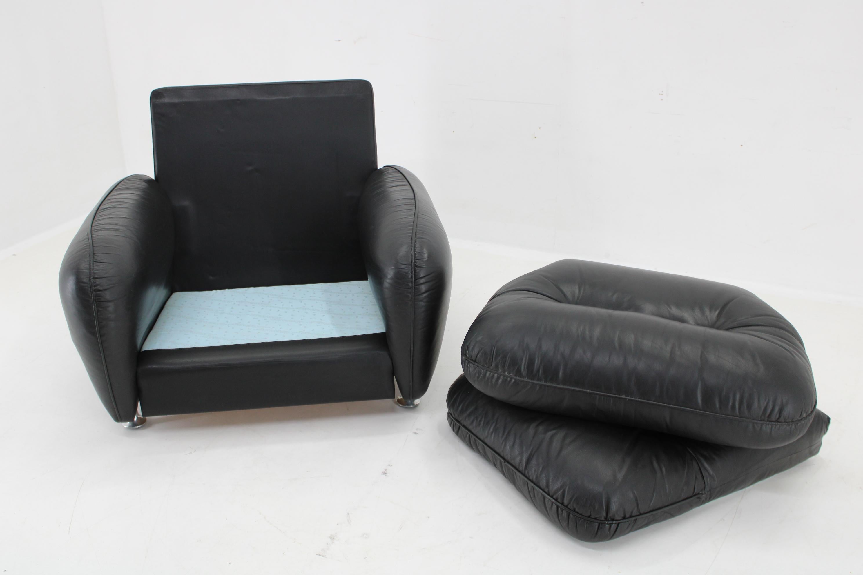 1970er Jahre Italienischer Sessel aus schwarzem Leder im Angebot 6