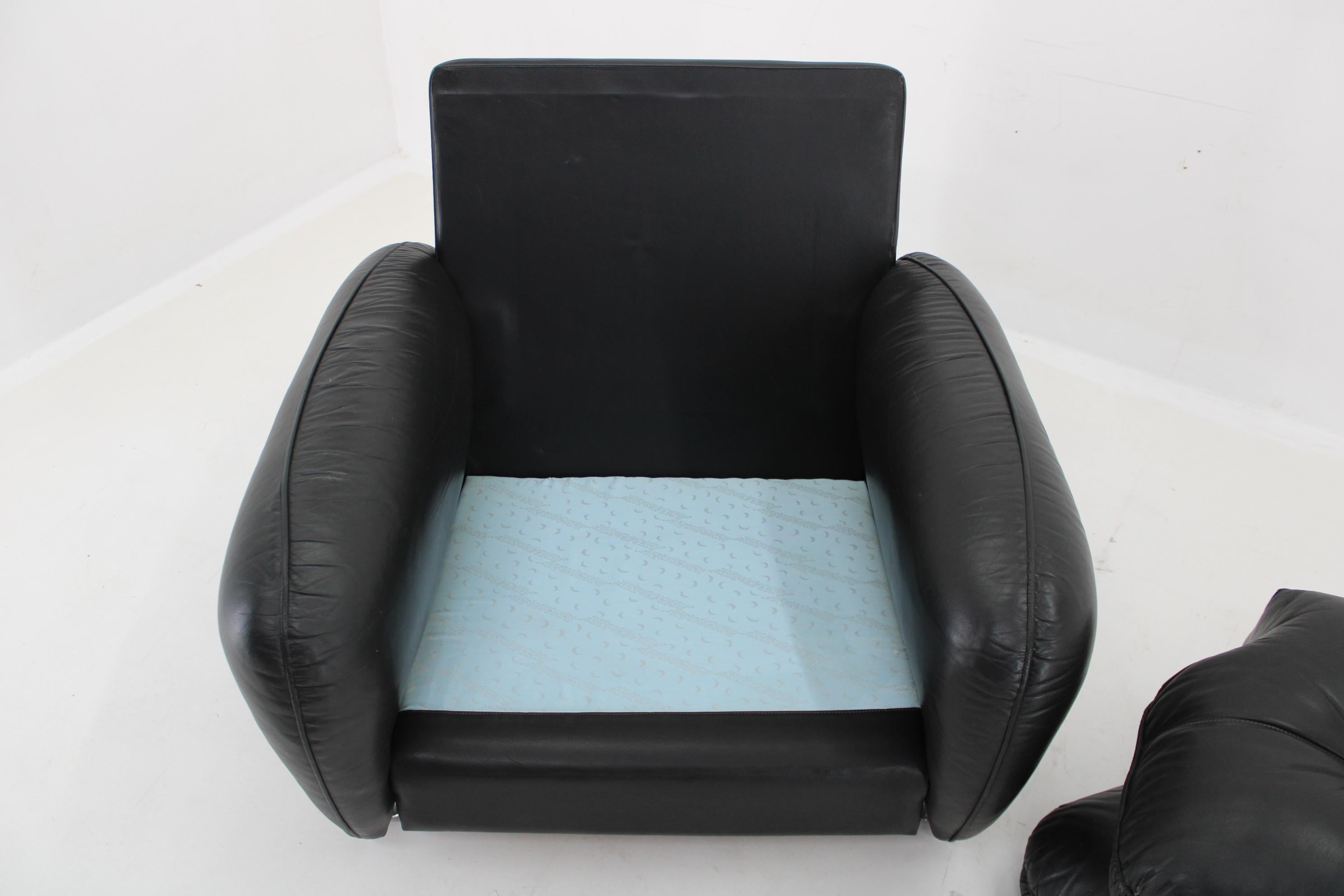 1970s Italian Armchair in Black Leather For Sale 7