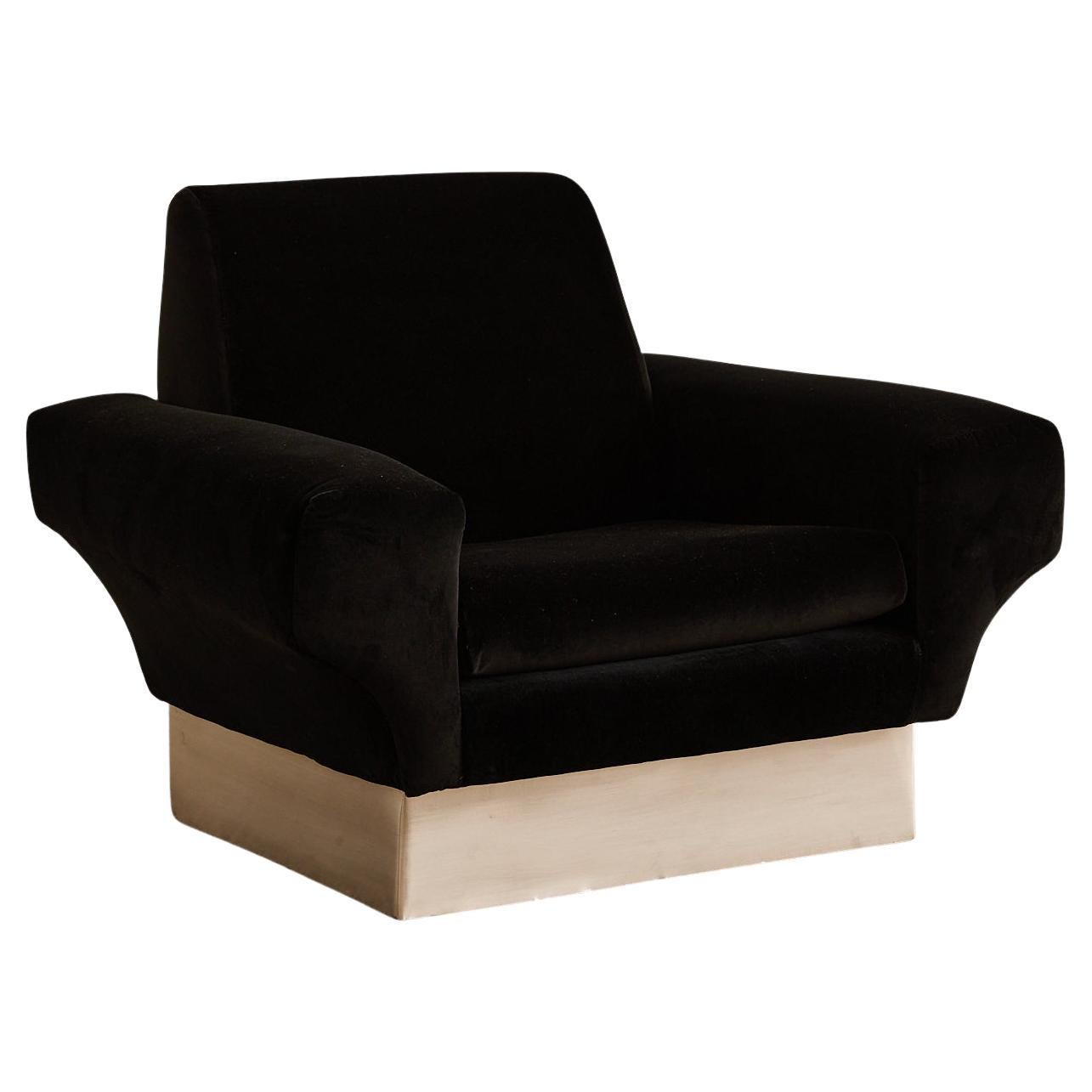 1970s Italian Armchair in Black Velvet im Angebot