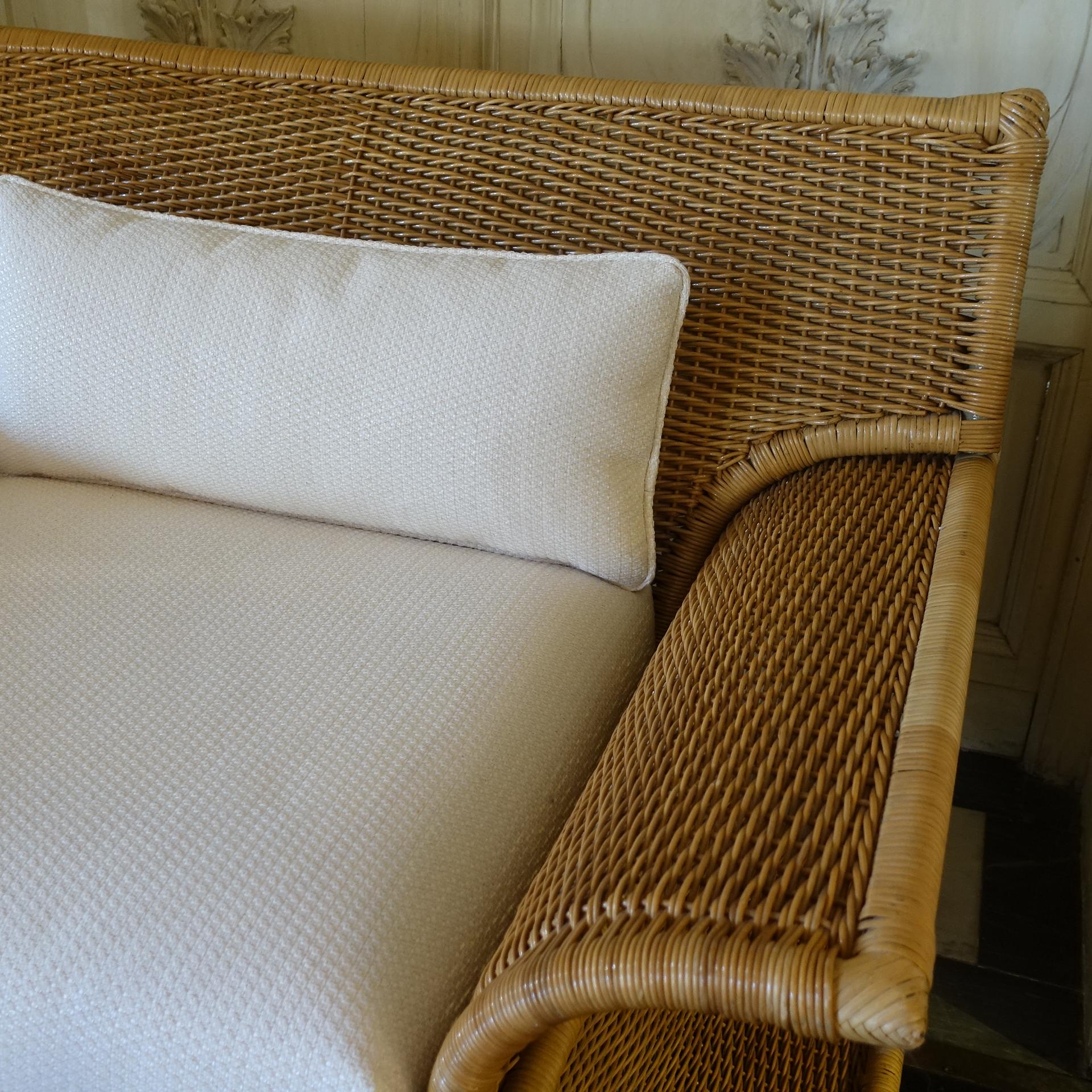 Late 20th Century 1970's Italian Armchair in Rattan and White Rafia Fabric For Sale